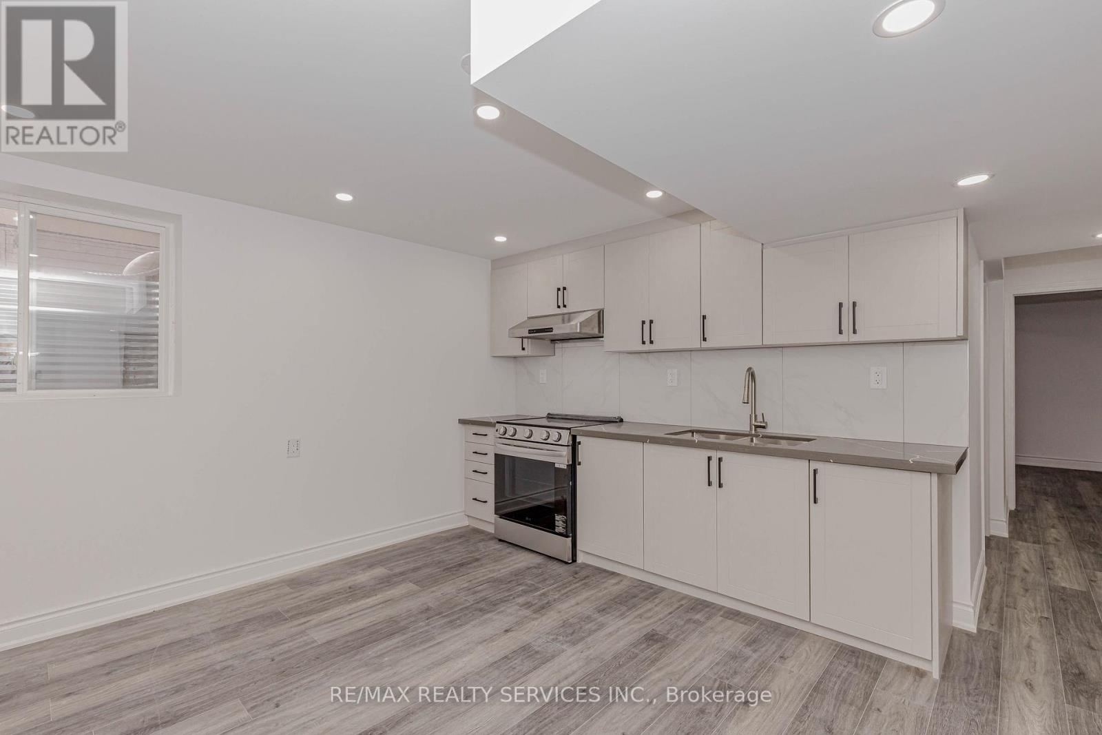 Basement - 132 Bloomsbury Avenue, Brampton, Ontario  L6P 2X2 - Photo 3 - W12897232