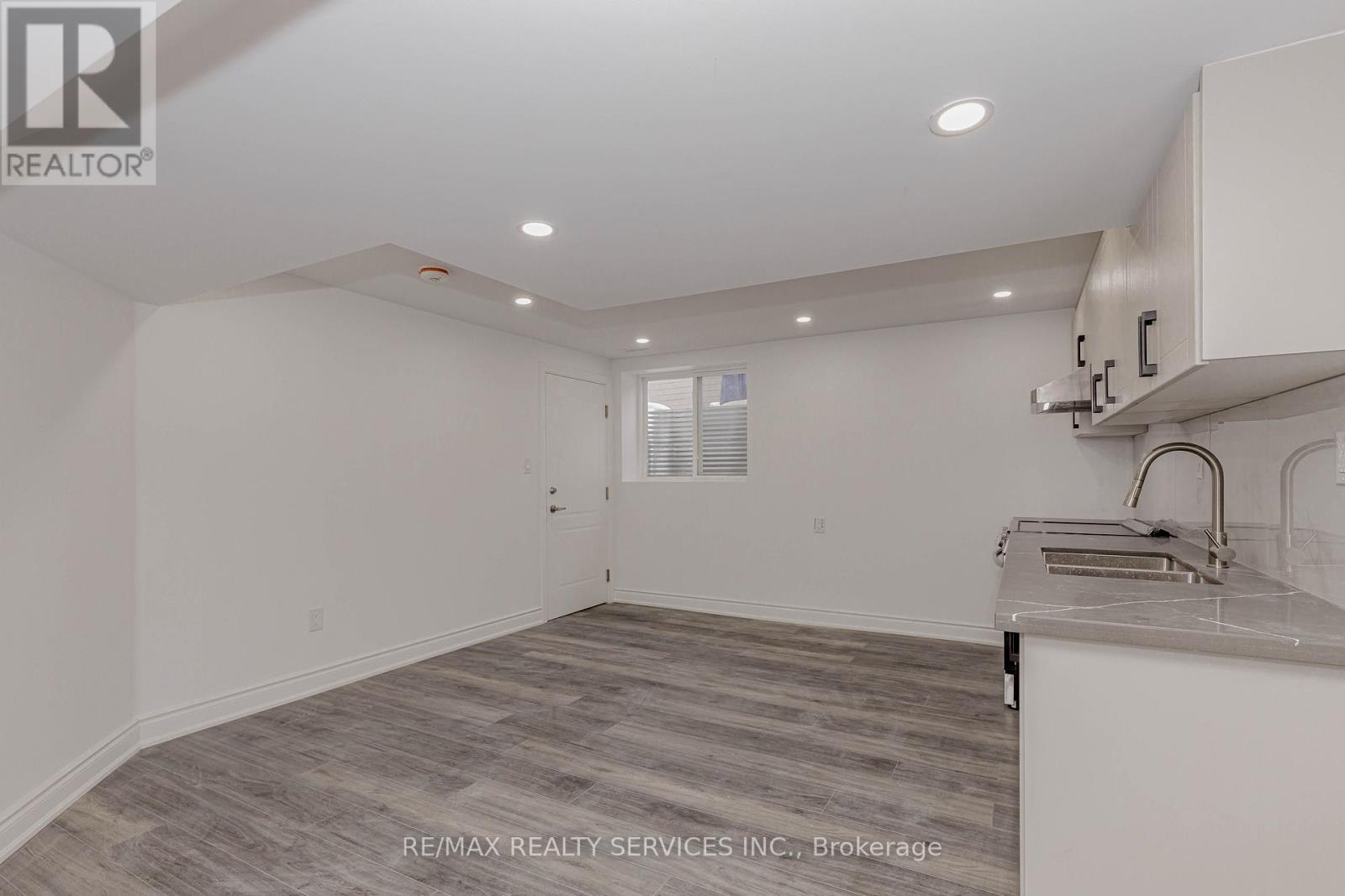 Basement - 132 Bloomsbury Avenue, Brampton, Ontario  L6P 2X2 - Photo 5 - W12897232