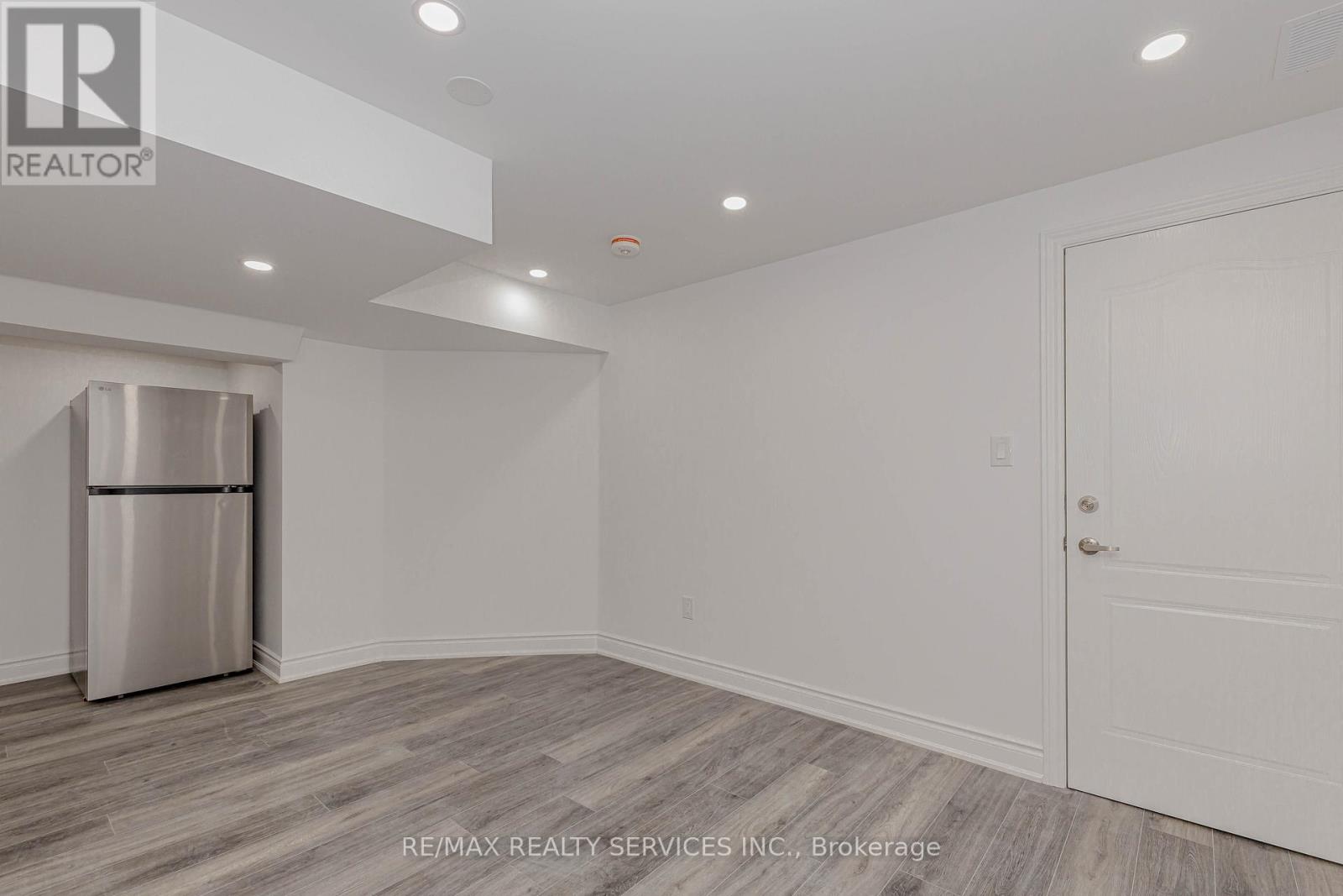 Basement - 132 Bloomsbury Avenue, Brampton, Ontario  L6P 2X2 - Photo 6 - W12897232