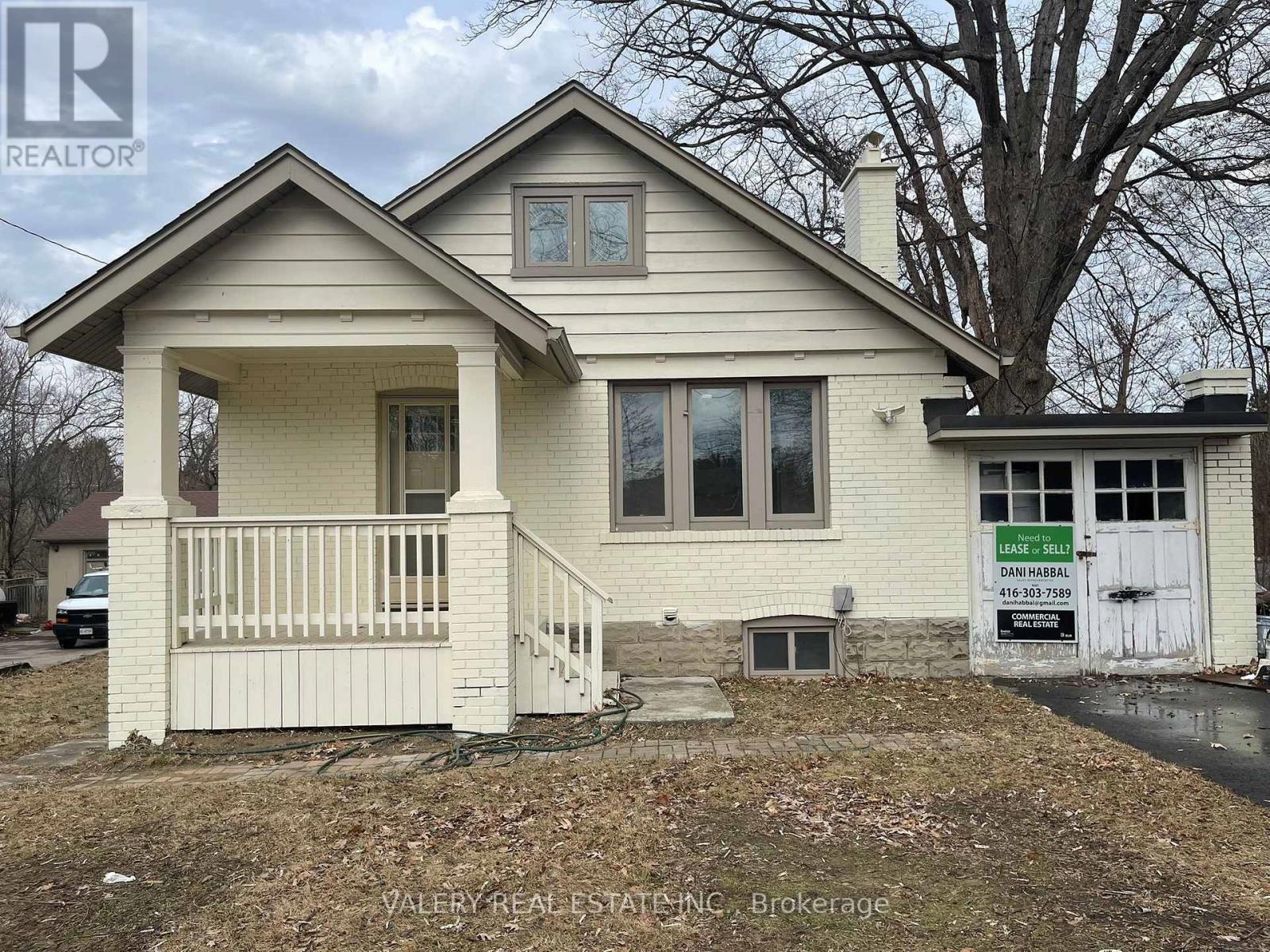 1 - 1561 Hurontario Street, Mississauga, Ontario  L5G 3H7 - Photo 1 - W12897234