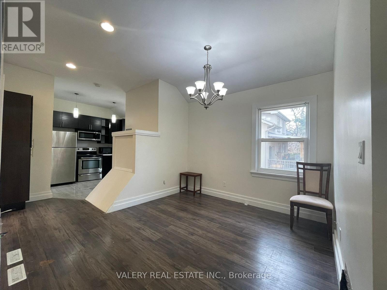 1 - 1561 Hurontario Street, Mississauga, Ontario  L5G 3H7 - Photo 4 - W12897234