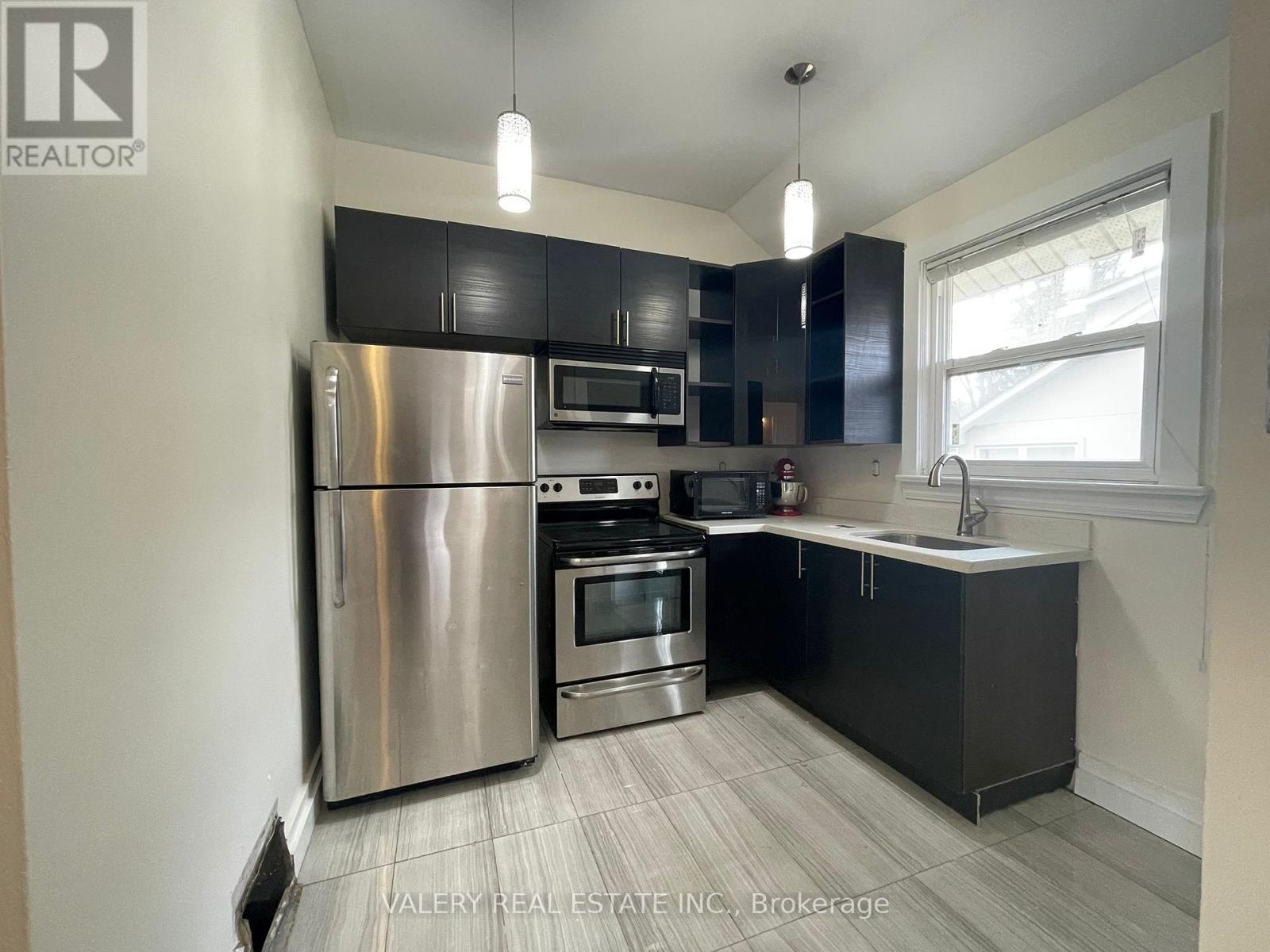 1 - 1561 Hurontario Street, Mississauga, Ontario  L5G 3H7 - Photo 5 - W12897234