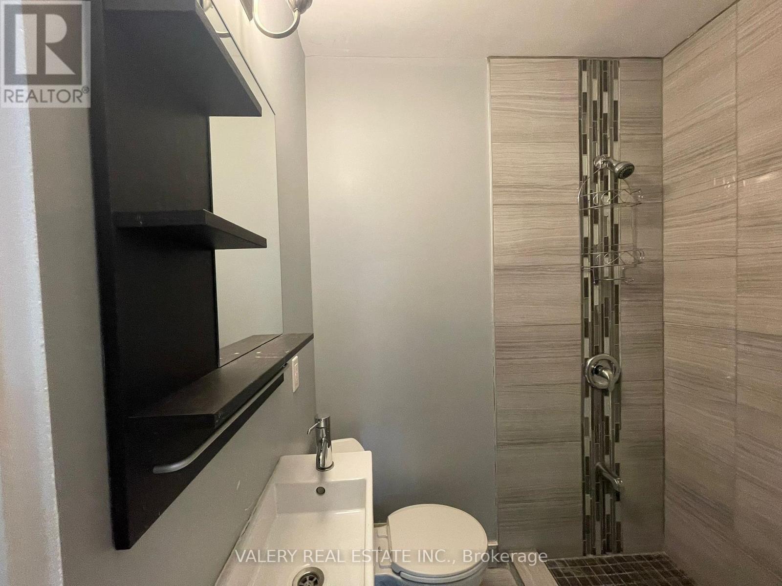 1 - 1561 Hurontario Street, Mississauga, Ontario  L5G 3H7 - Photo 8 - W12897234