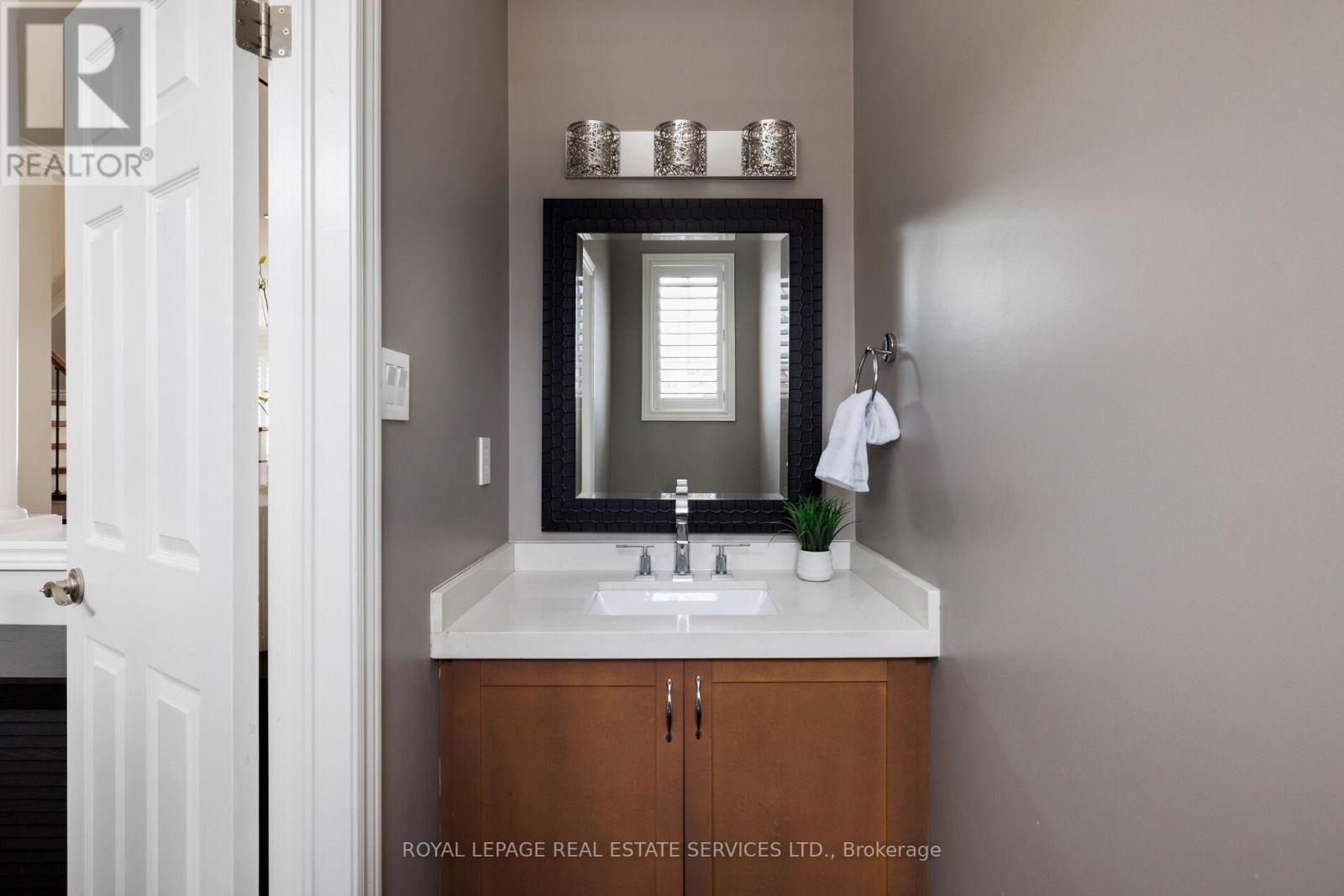 1434 Gulledge Trail, Oakville, Ontario  L6M 3Z8 - Photo 6 - W12897260