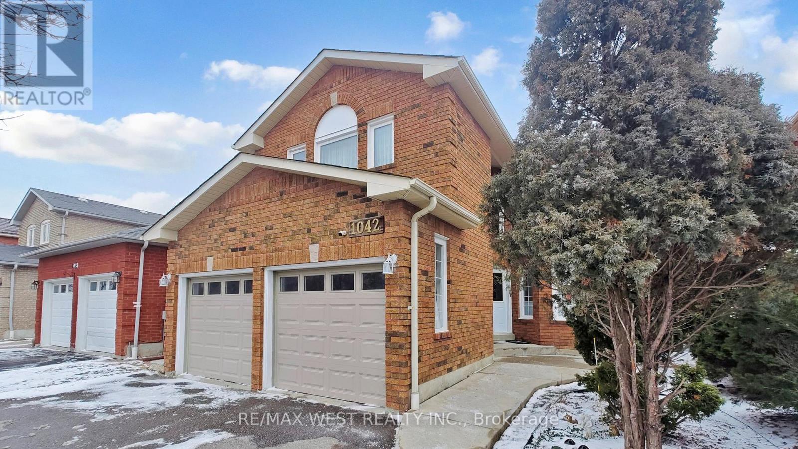 1042 Windsor Hill Boulevard, Mississauga (East Credit), Ontario  L5V 1P4 - Photo 3 - W12897262