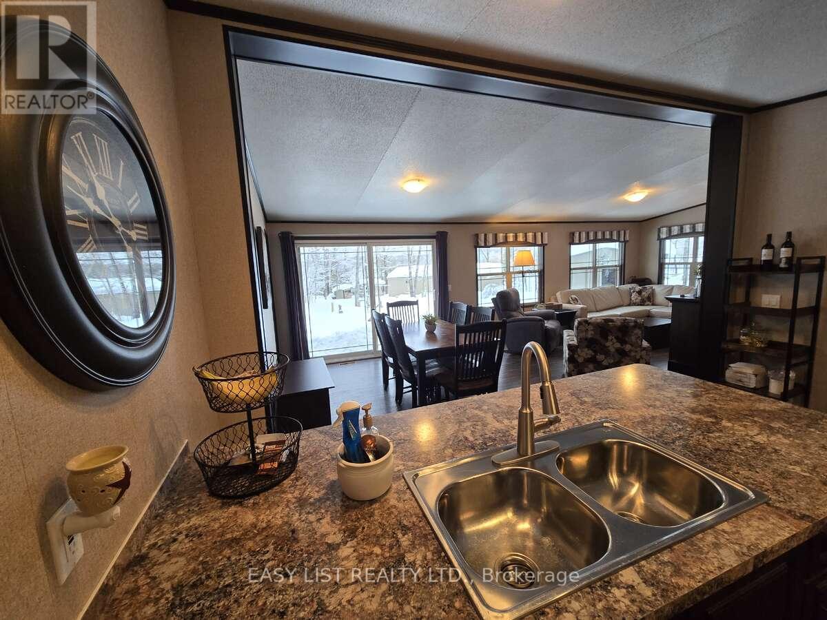 180 Lost Forest Lane, Magnetawan, Ontario  P0A 1P0 - Photo 33 - X12897220