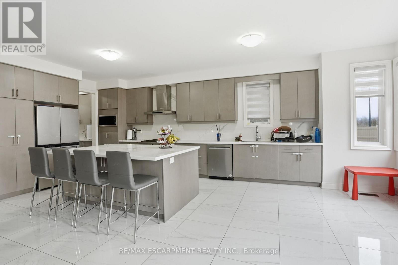 7 Grierson Trail, Hamilton, Ontario  L8B 1Z7 - Photo 11 - X12897270