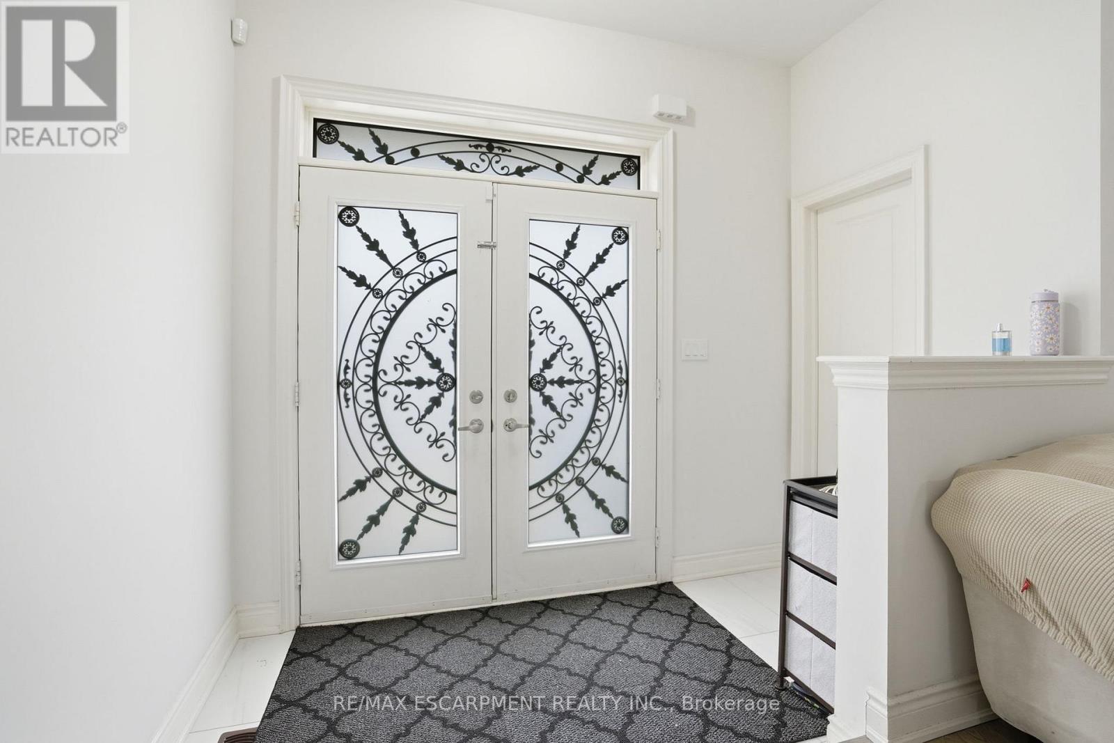 7 Grierson Trail, Hamilton, Ontario  L8B 1Z7 - Photo 3 - X12897270