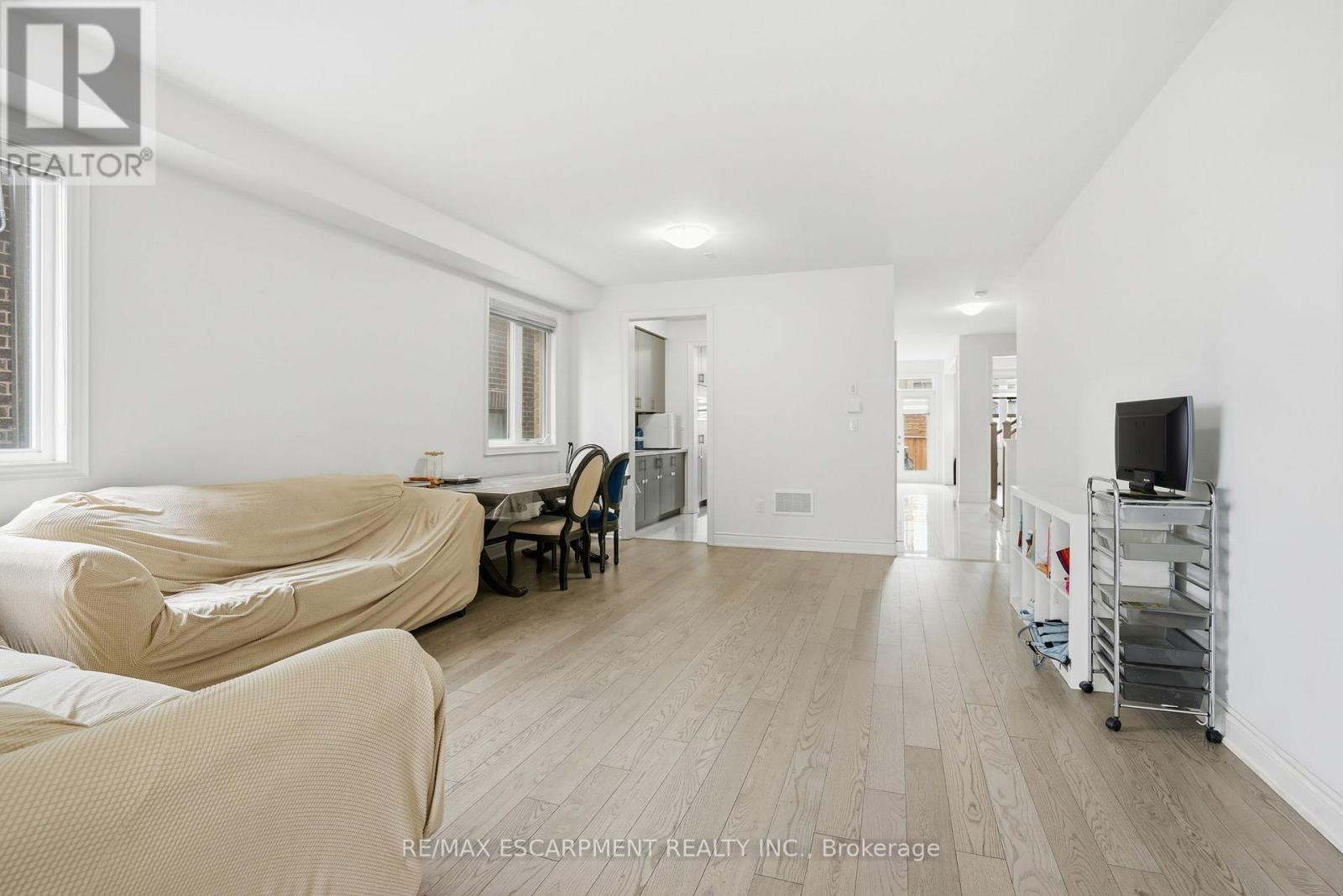 7 Grierson Trail, Hamilton, Ontario  L8B 1Z7 - Photo 4 - X12897270