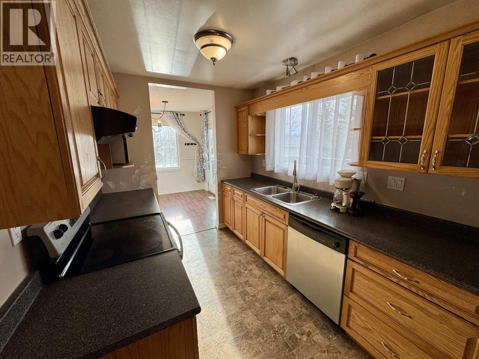 2895 Pearson Road, Houston, British Columbia  V0J 1Z1 - Photo 4 - R3101244