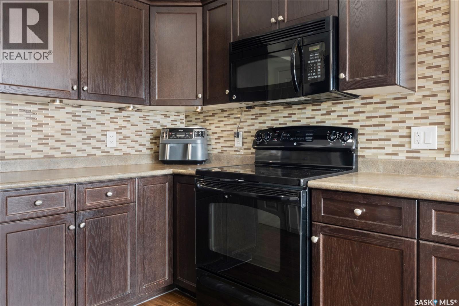 942 Glenview Cove, Martensville, Saskatchewan  S0K 0A2 - Photo 11 - SK030785