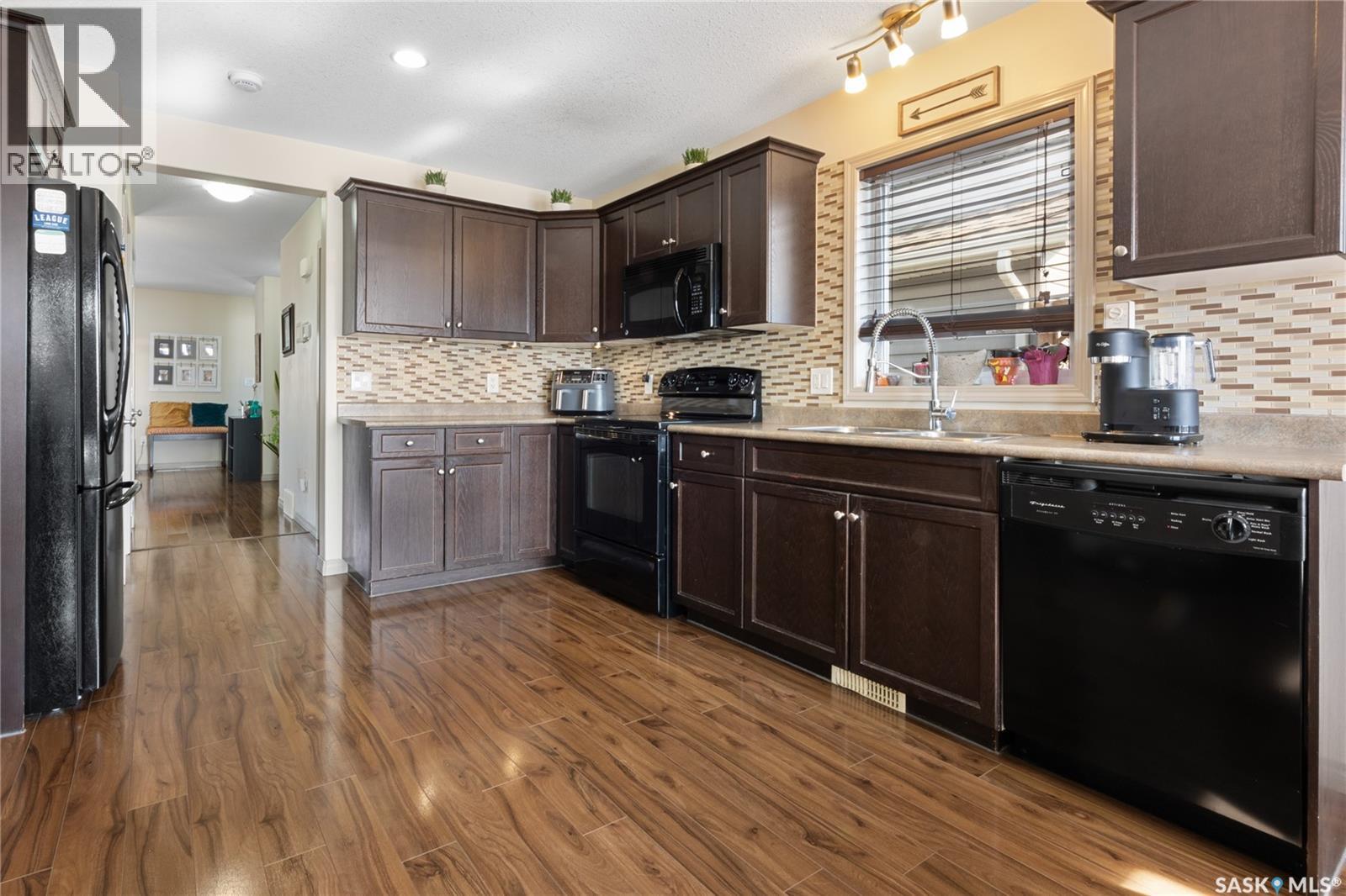 942 Glenview Cove, Martensville, Saskatchewan  S0K 0A2 - Photo 9 - SK030785