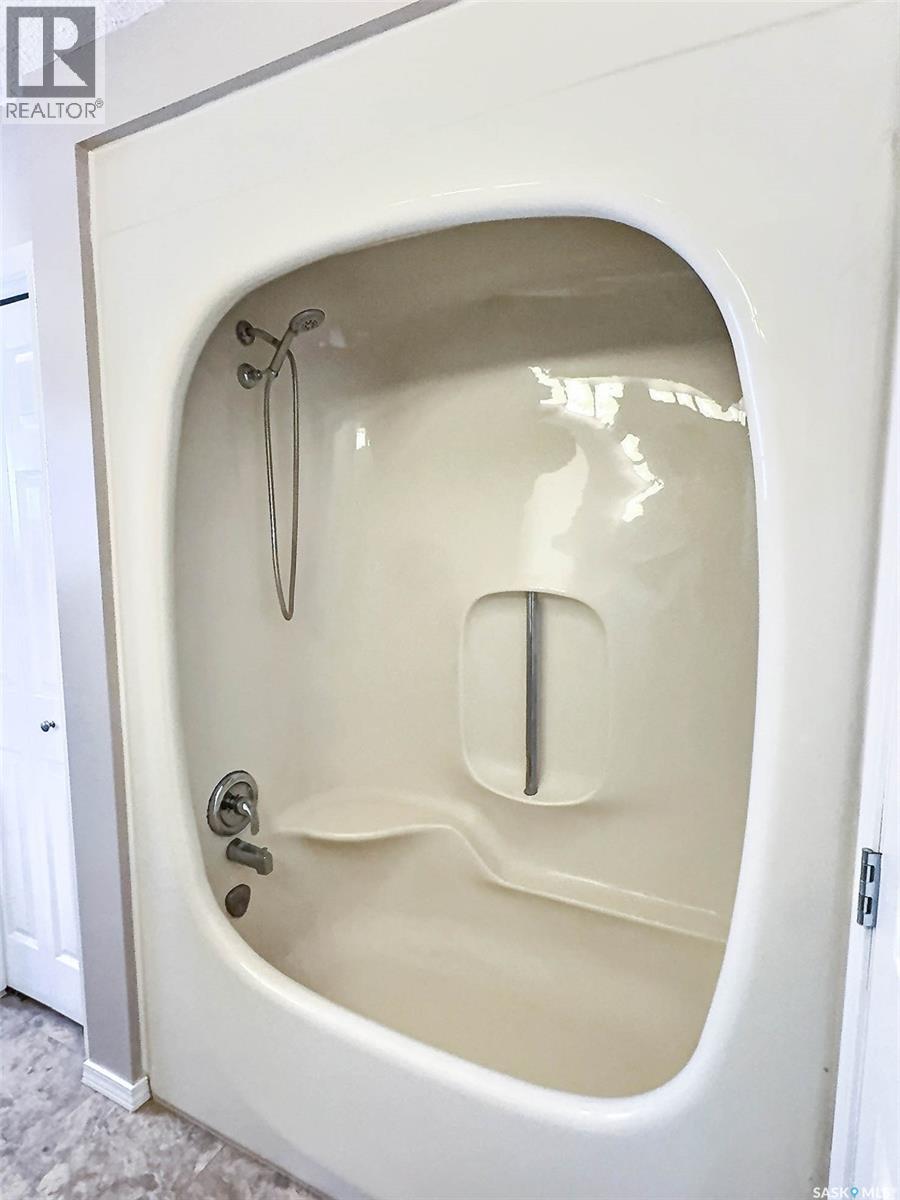 2881 Wyllie Crescent, Prince Albert, Saskatchewan  S6V 6M3 - Photo 15 - SK030767