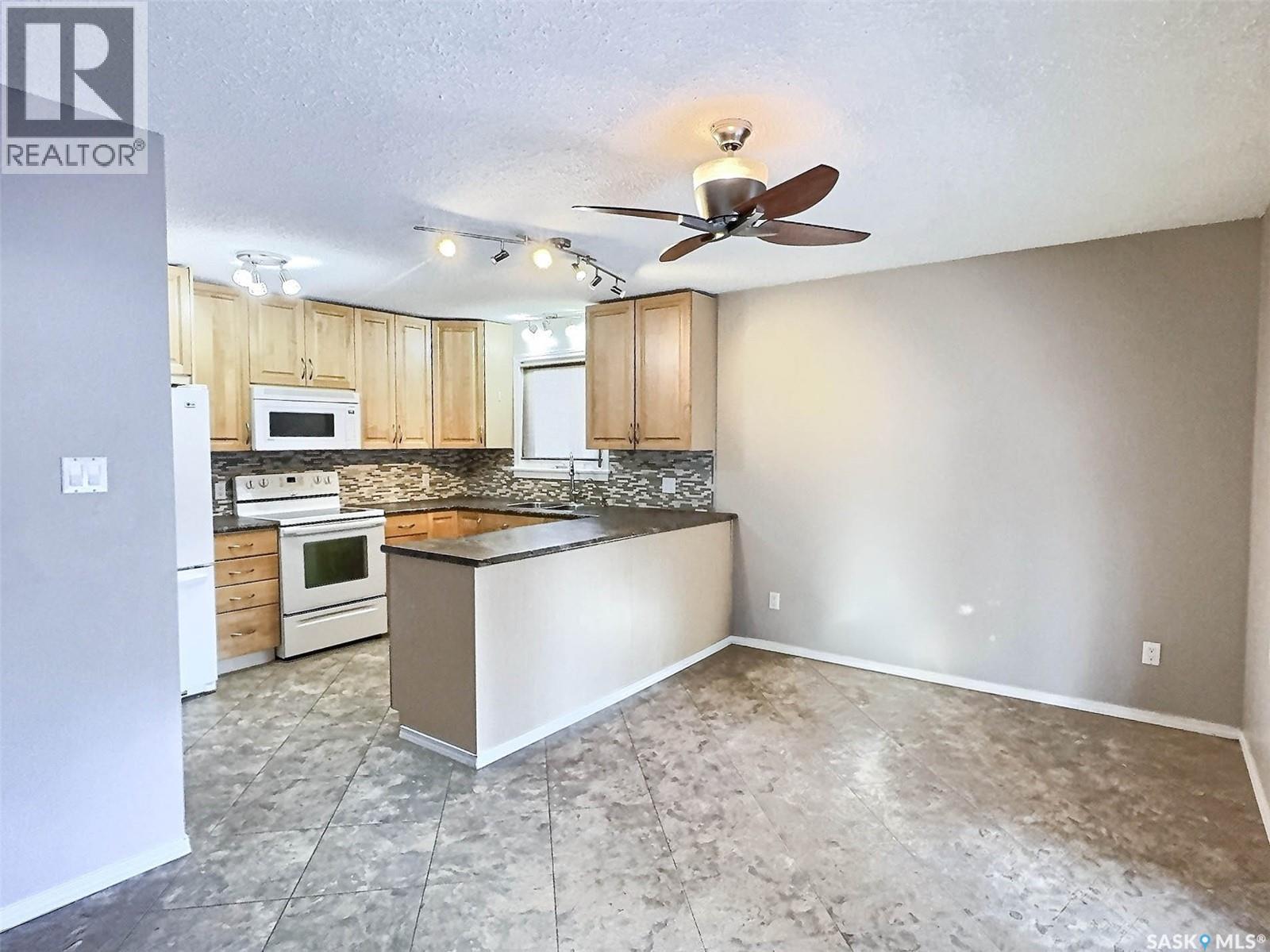 2881 Wyllie Crescent, Prince Albert, Saskatchewan  S6V 6M3 - Photo 5 - SK030767