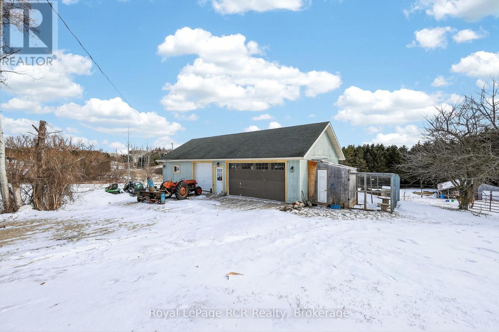 2553 County Road 42, Clearview, Ontario  L0M 1S0 - Photo 39 - S12896830