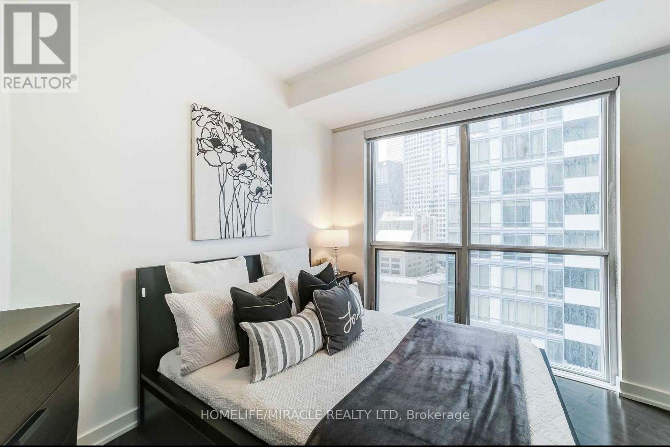 1604 - 1 The Esplanade, Toronto, Ontario  M5E 0A8 - Photo 11 - C12573198