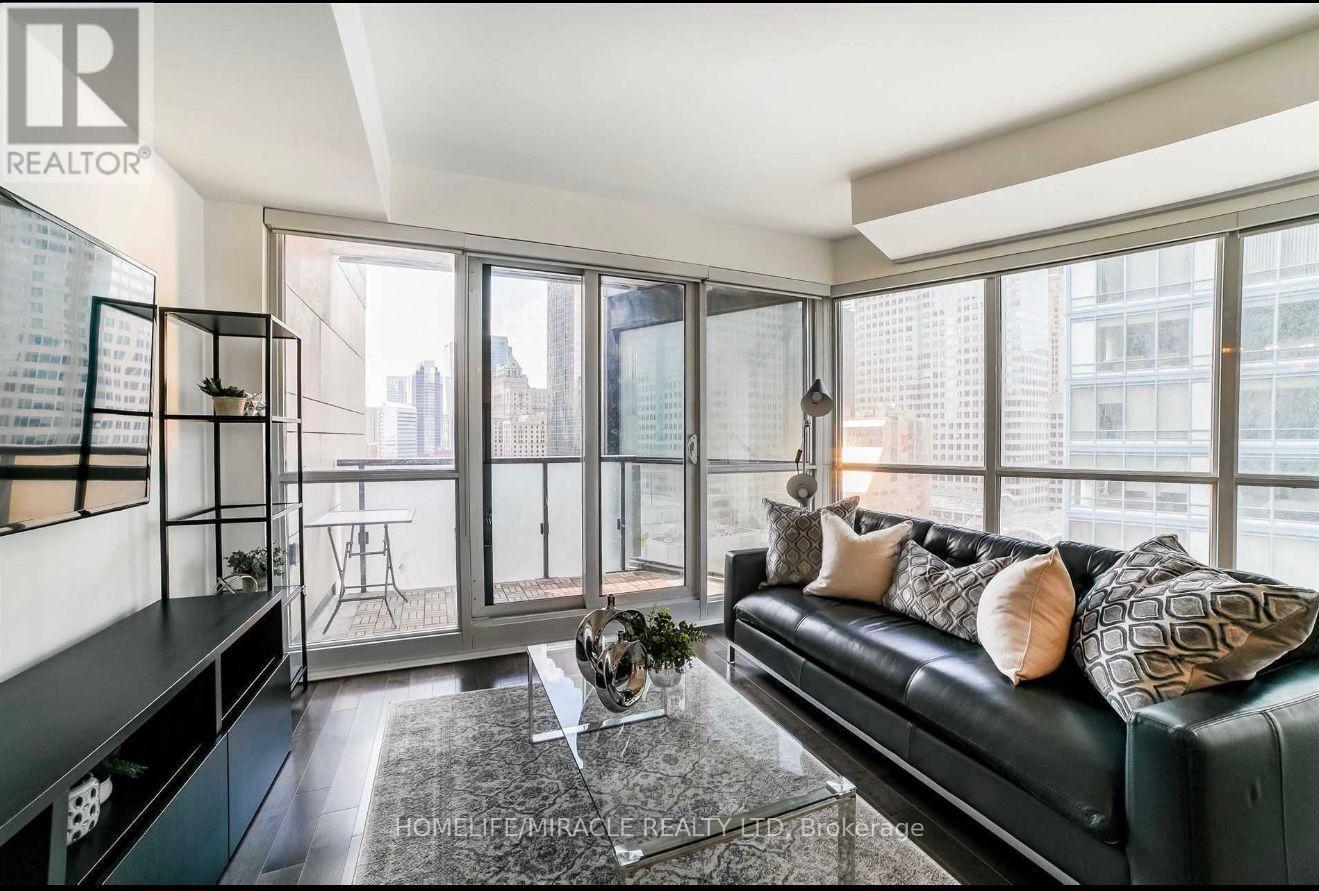 1604 - 1 The Esplanade, Toronto, Ontario  M5E 0A8 - Photo 19 - C12573198