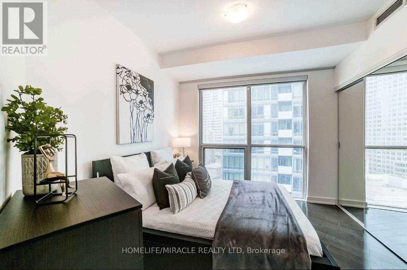 1604 - 1 The Esplanade, Toronto, Ontario  M5E 0A8 - Photo 13 - C12573198