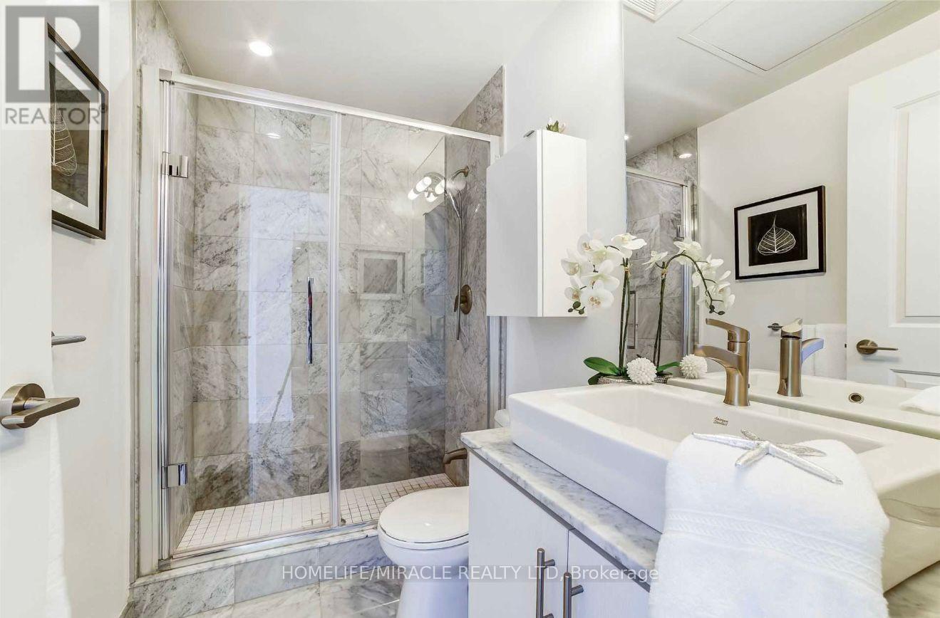 1604 - 1 The Esplanade, Toronto, Ontario  M5E 0A8 - Photo 21 - C12573198