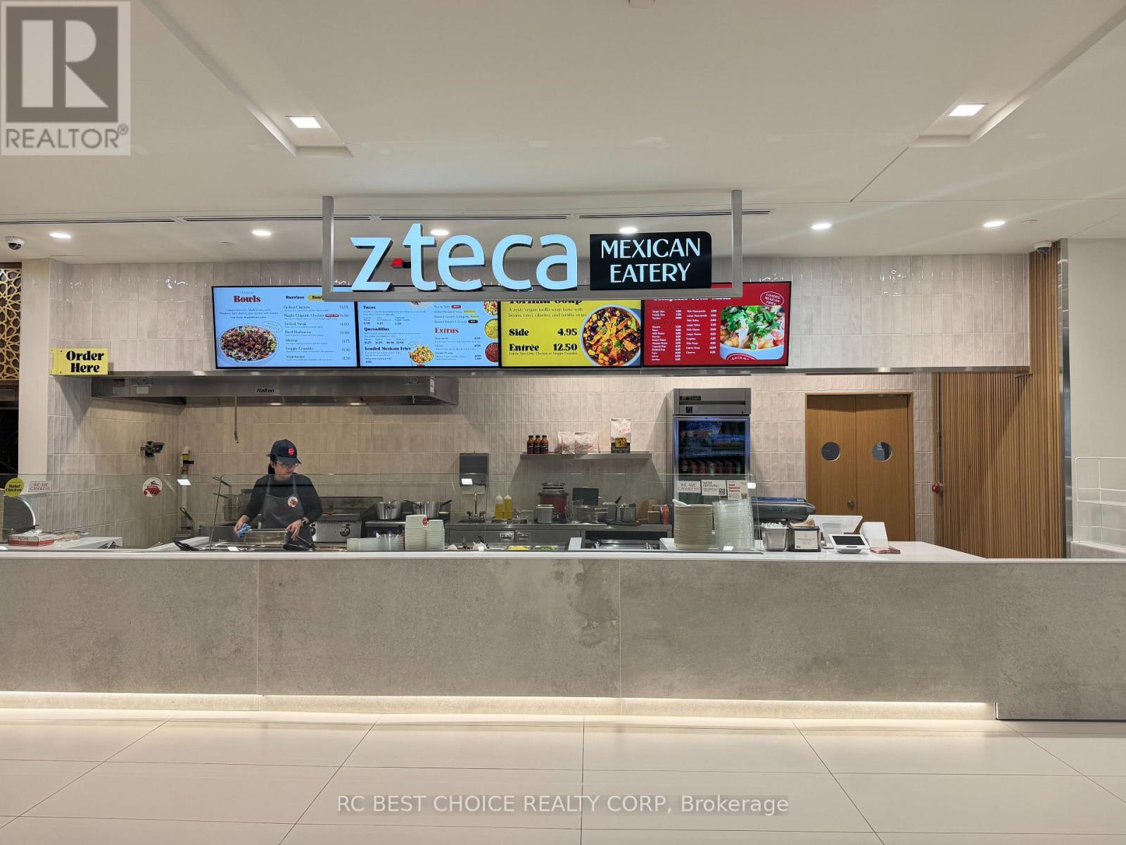 3 - 120 BREMNER BOULEVARD, Toronto, Ontario