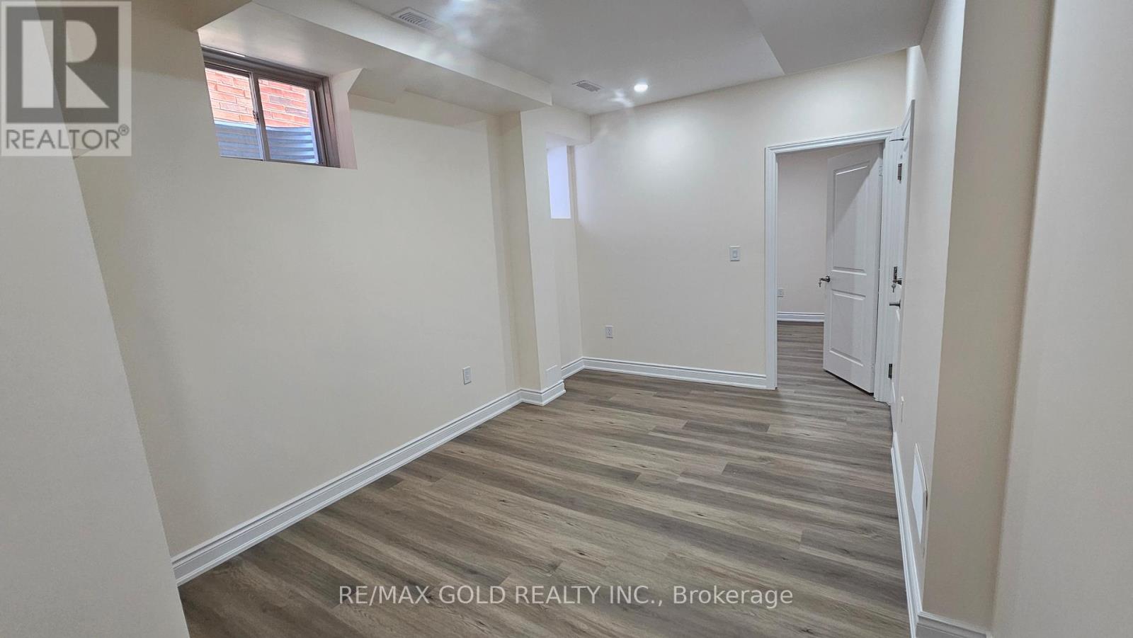 Bsmt #1 - 27 Lippa Drive, Caledon, Ontario  L7C 4M3 - Photo 9 - W12895012