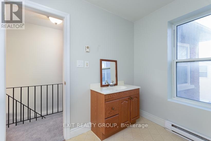 56 Moira Street W, Belleville (Belleville Ward), Ontario  K8P 1S3 - Photo 20 - X12897398