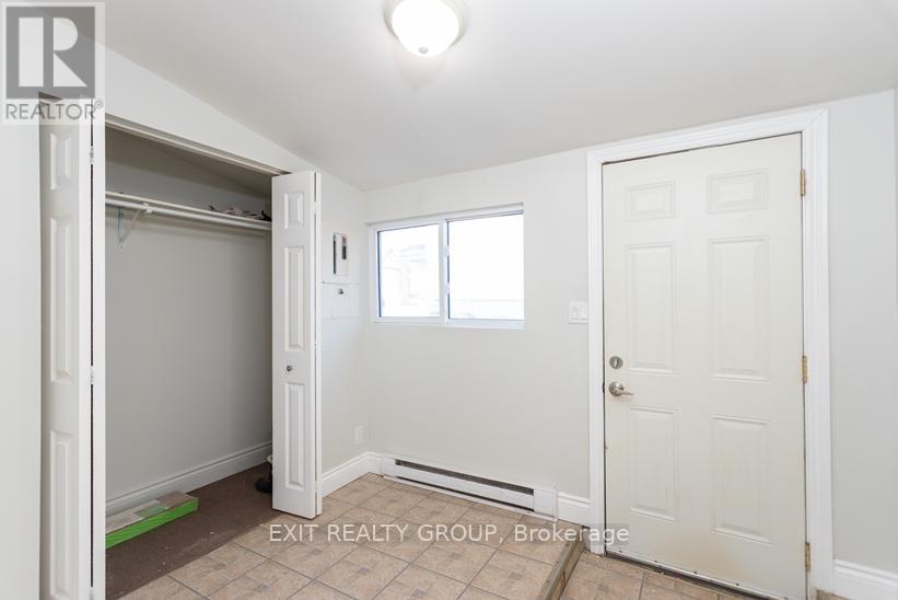 56 Moira Street W, Belleville (Belleville Ward), Ontario  K8P 1S3 - Photo 9 - X12897398