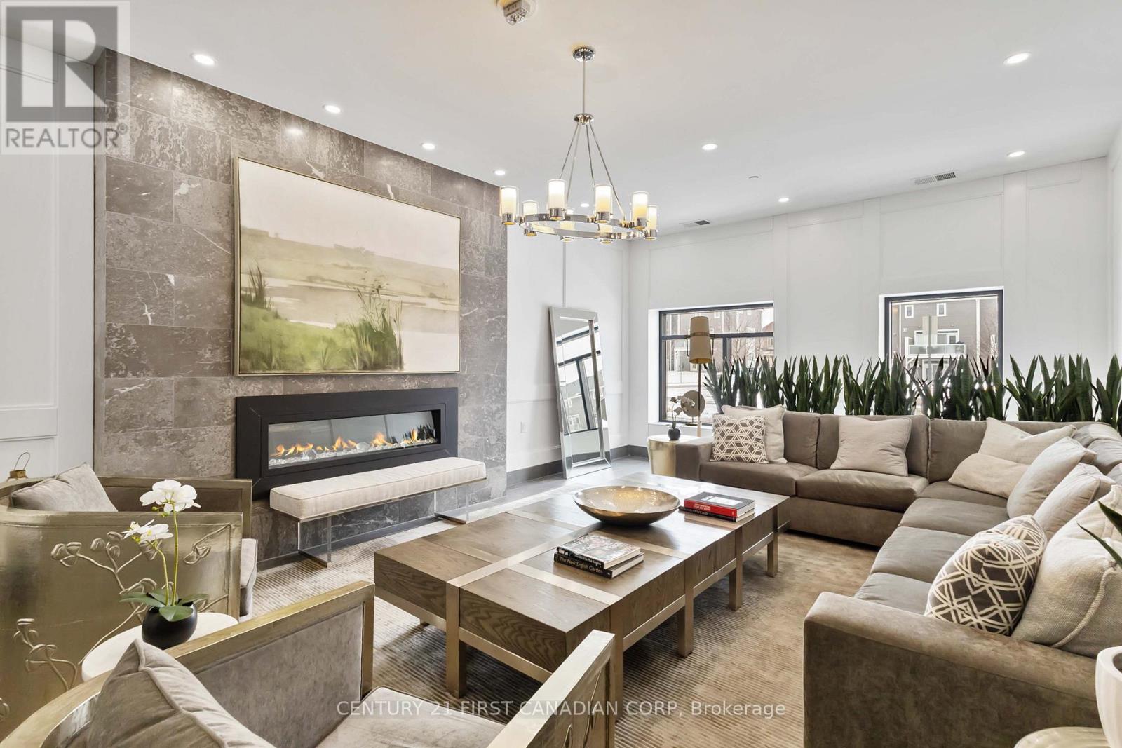 411 - 260 Villagewalk Boulevard, London North, Ontario  N6G 0W6 - Photo 3 - X12897332