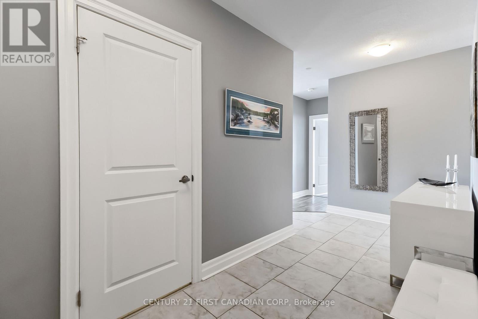 411 - 260 Villagewalk Boulevard, London North, Ontario  N6G 0W6 - Photo 6 - X12897332