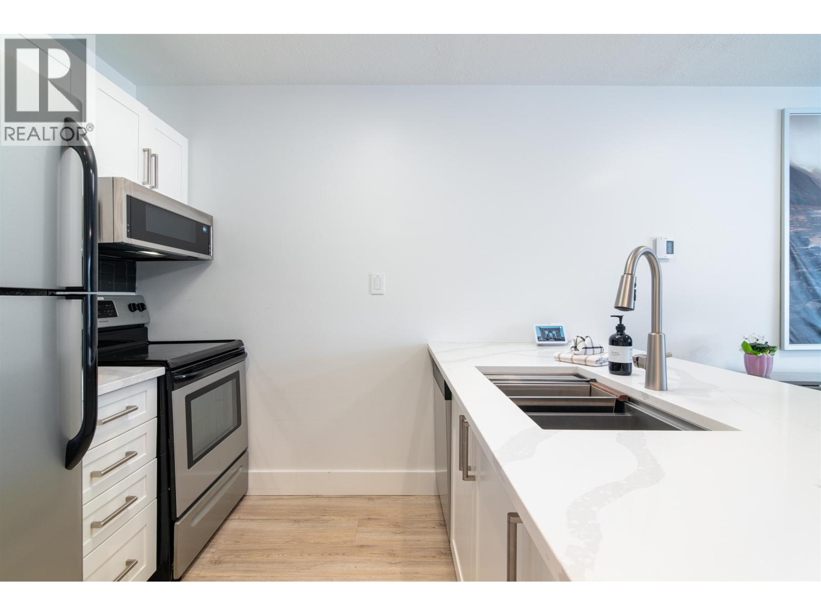 204 4360 Lorimer Road, Whistler, British Columbia  V8E 1A5 - Photo 3 - R3071422