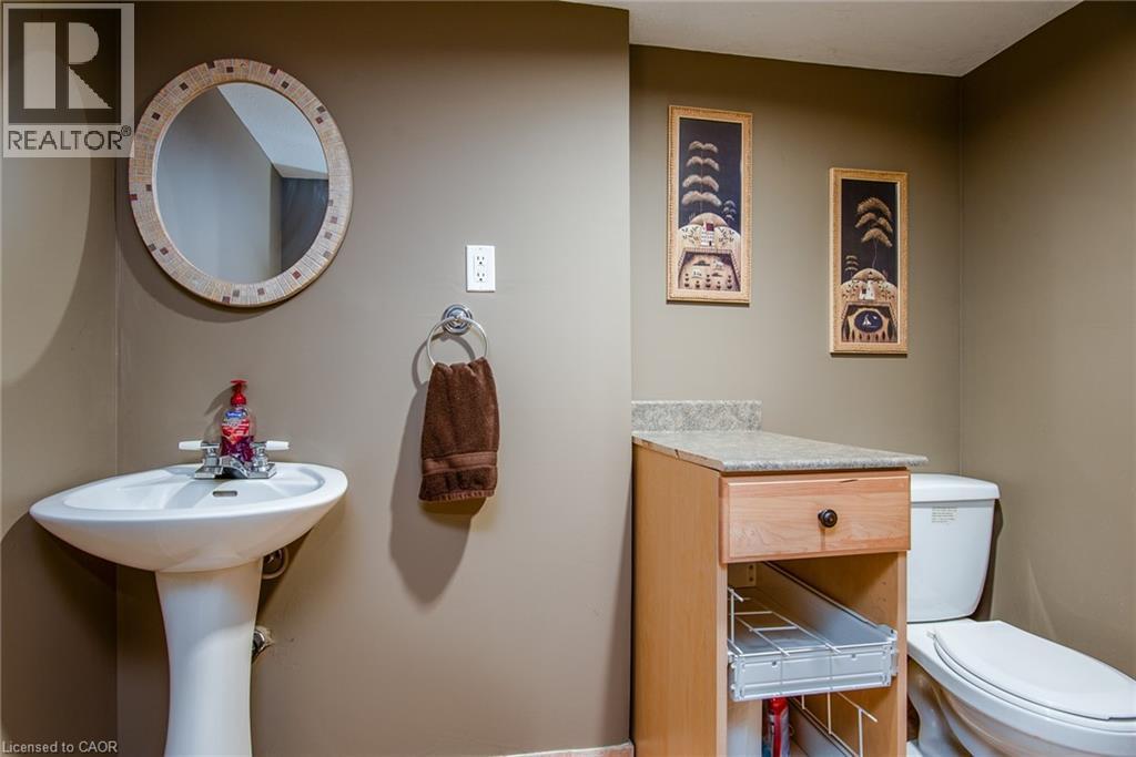 115 Activa Avenue, Kitchener, Ontario  N2E 3T3 - Photo 38 - 40810739