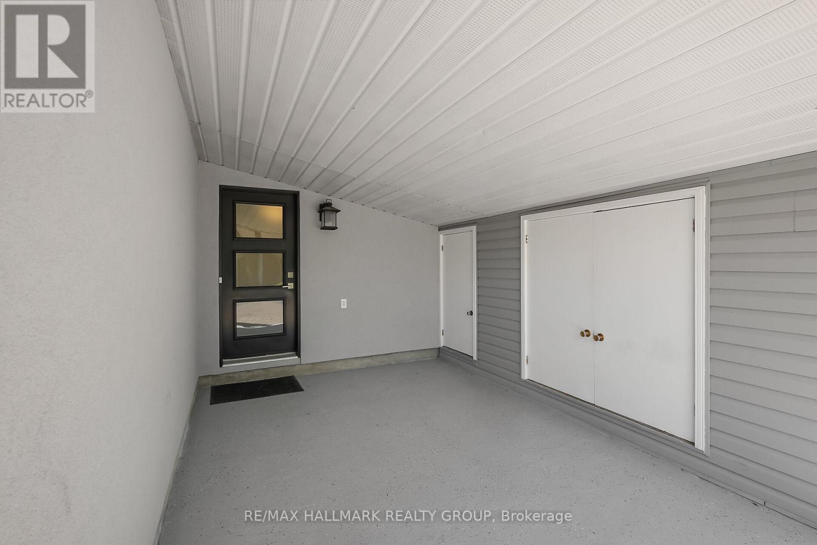 757 Garner Avenue, Ottawa, Ontario  K1V 6M5 - Photo 3 - X12897330