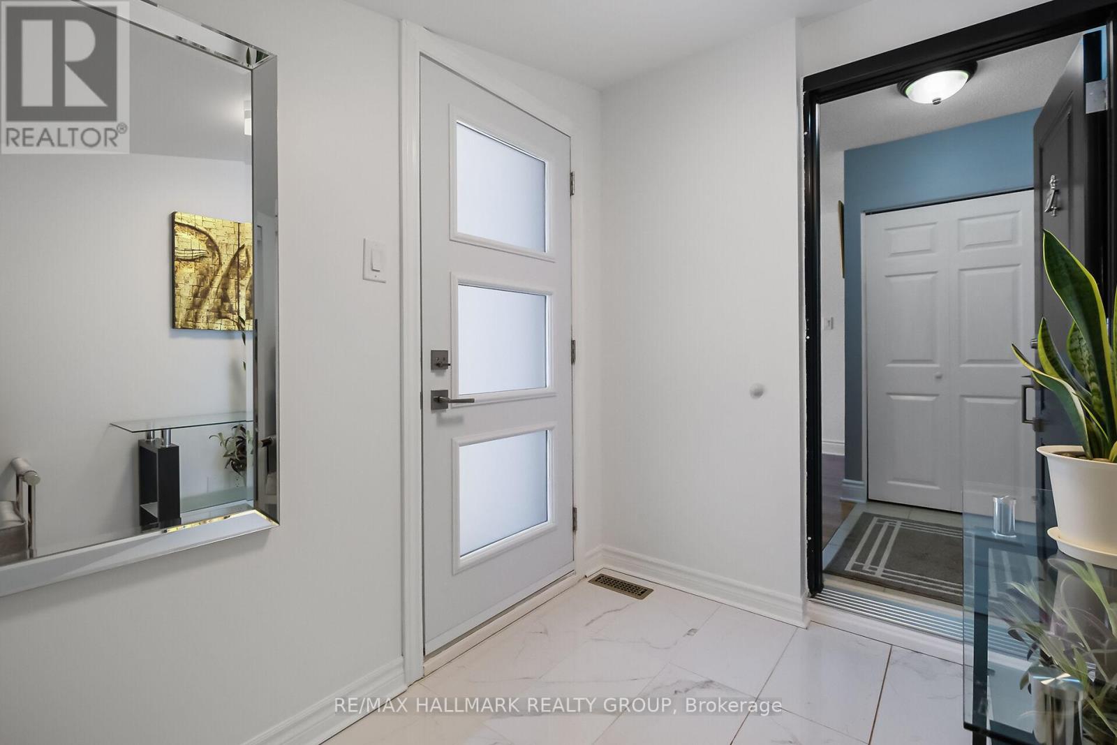 757 Garner Avenue, Ottawa, Ontario  K1V 6M5 - Photo 6 - X12897330