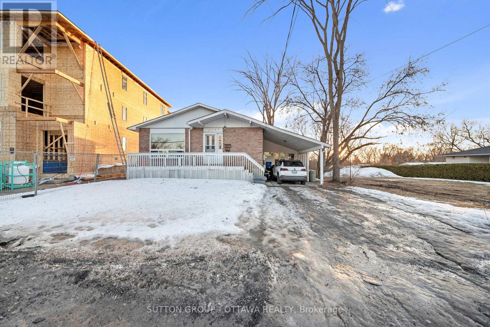 1150 St Pierre Street, Ottawa, Ontario  K1C 1L5 - Photo 1 - X12897404