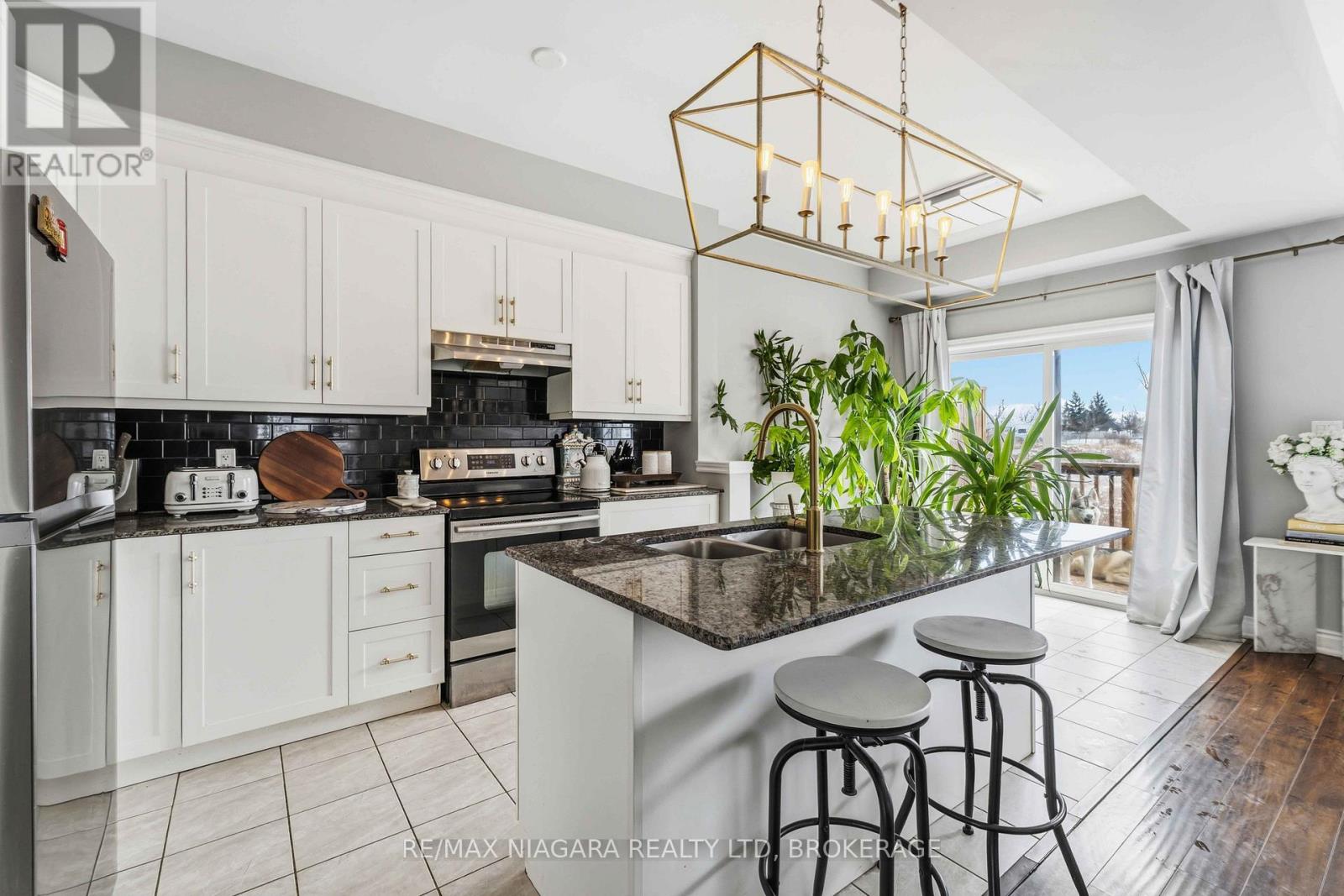 54 Severino Circle, West Lincoln, Ontario  L0R 2A0 - Photo 7 - X12897370