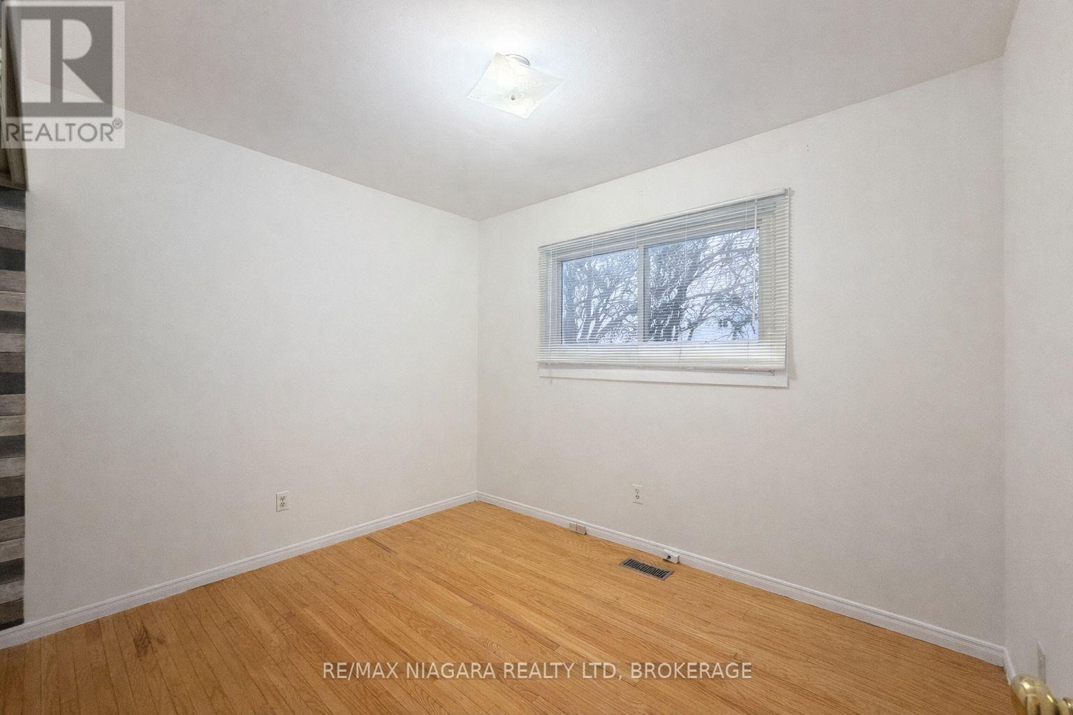 128 Toulon Crescent, London East, Ontario  N5V 1J5 - Photo 9 - X12897412