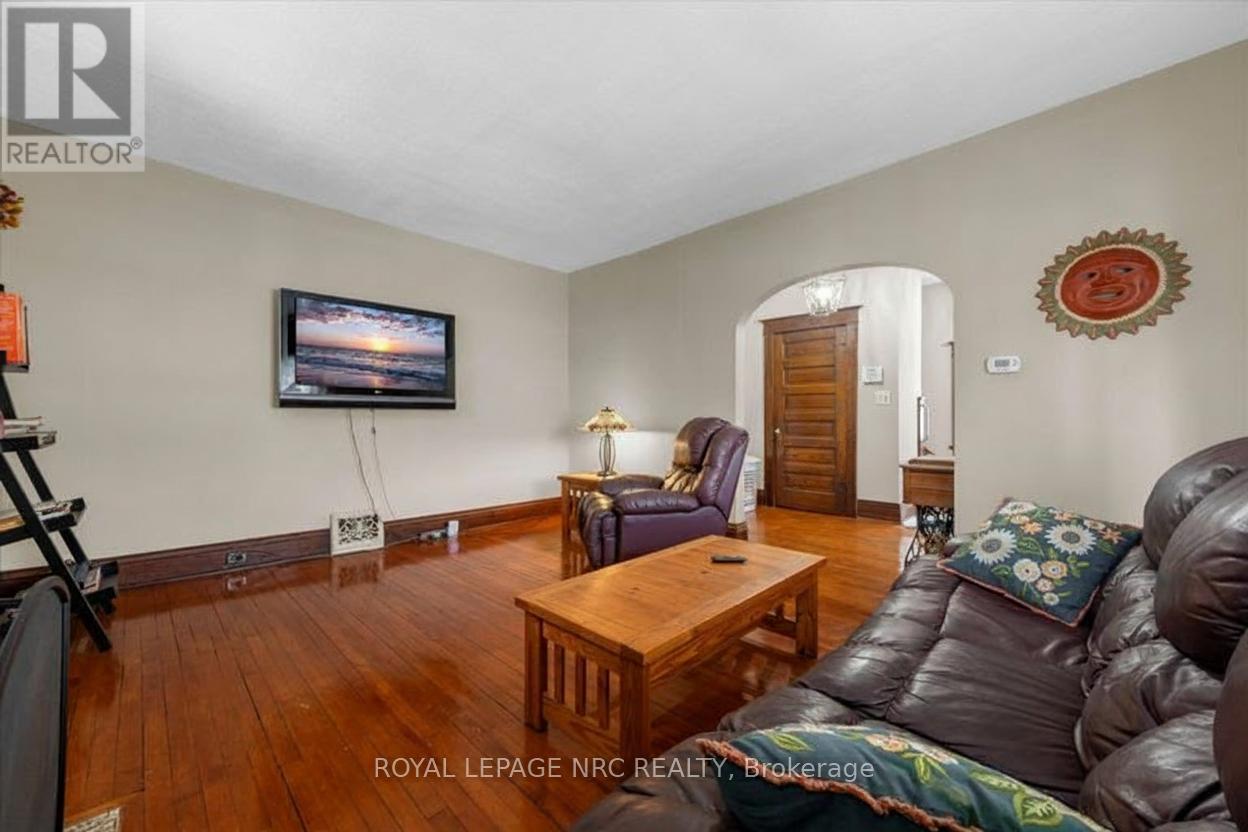 168 Denistoun Street, Welland, Ontario  L3C 1V5 - Photo 7 - X12897432