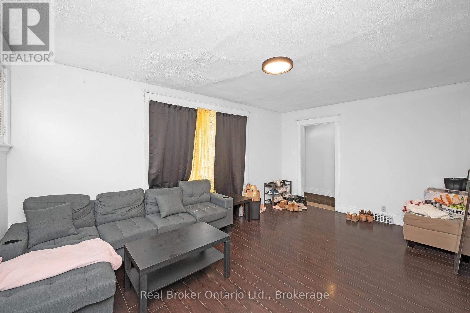 43 Sterling Street, Hamilton, Ontario  L8S 4H6 - Photo 9 - X12897302