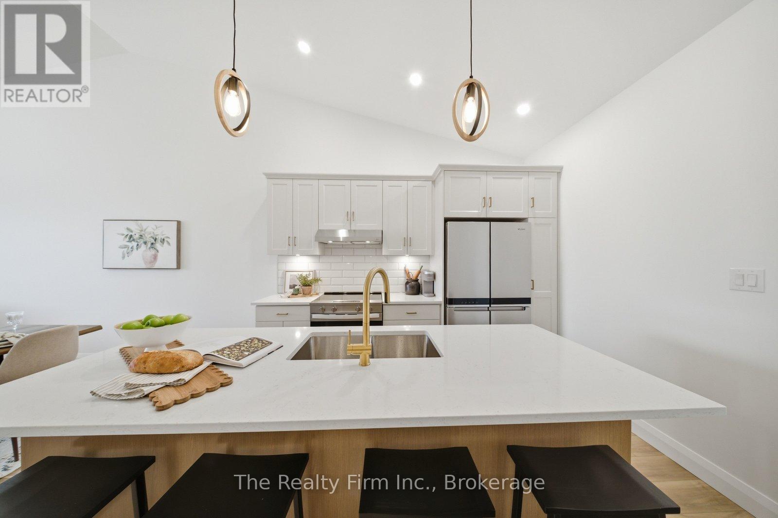 483 Gillespie Street, South-West Oxford, Ontario  N4S 7V6 - Photo 7 - X12897338