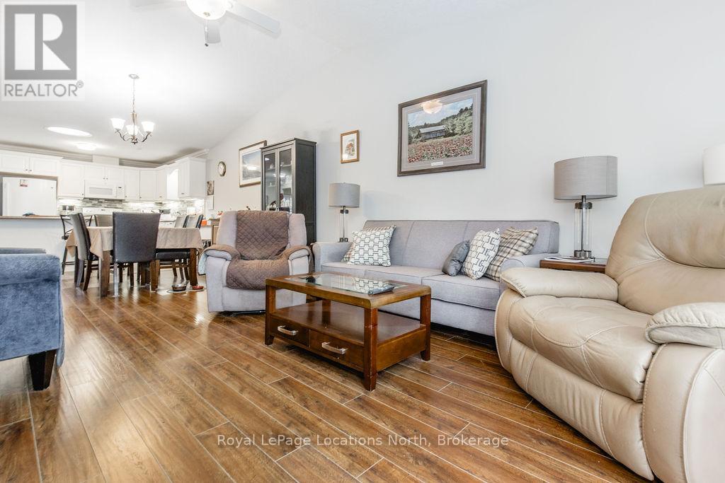 47 Clover Crescent, Wasaga Beach, Ontario  L9Z 0G4 - Photo 14 - S12897326