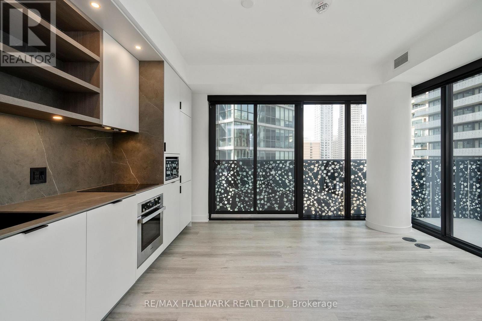 1310 - 55 Charles Street E, Toronto, Ontario  M4Y 1S9 - Photo 2 - C12897278