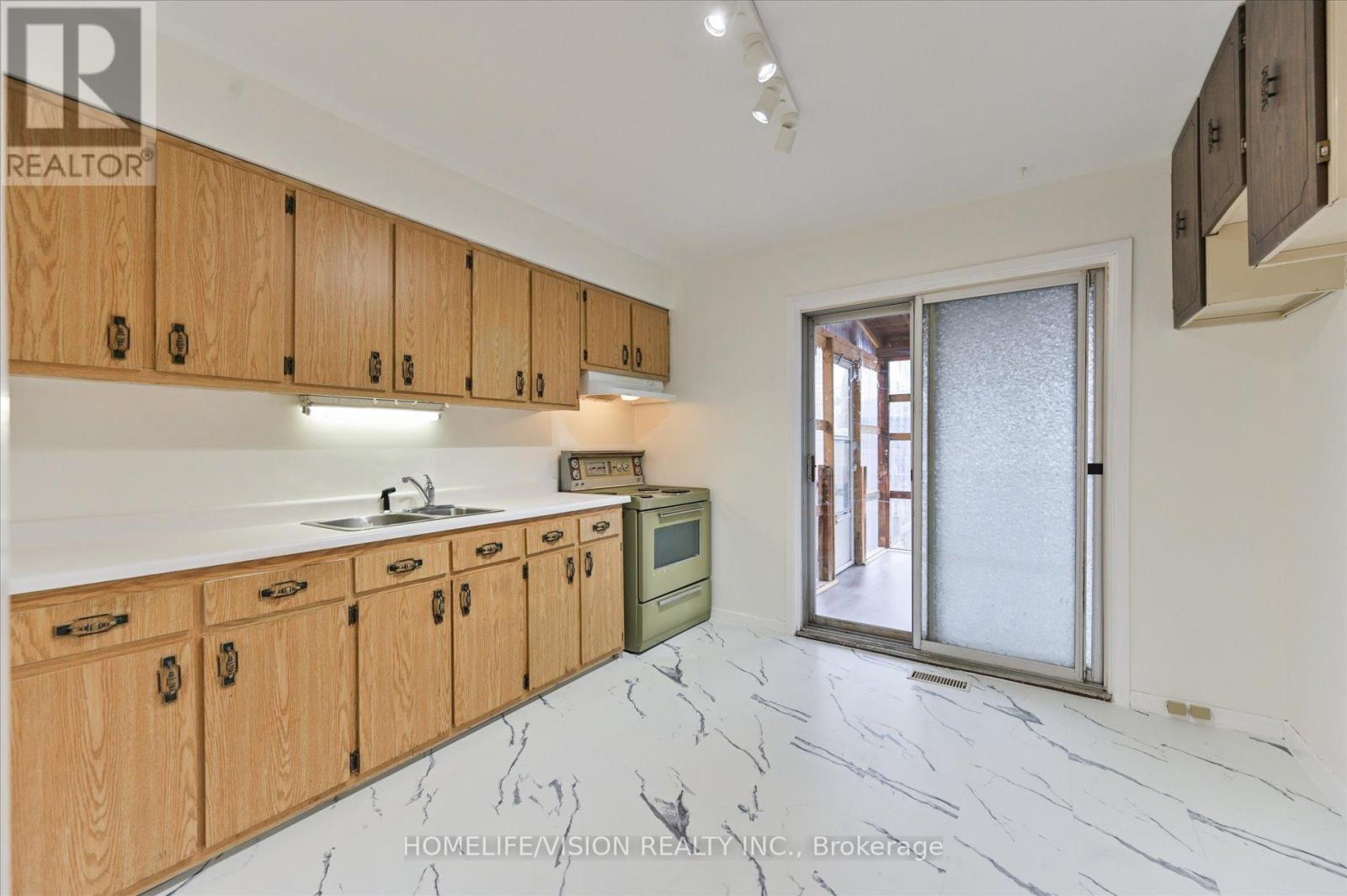 89 Tulane Crescent, Toronto, Ontario  M3A 2C2 - Photo 9 - C12897342