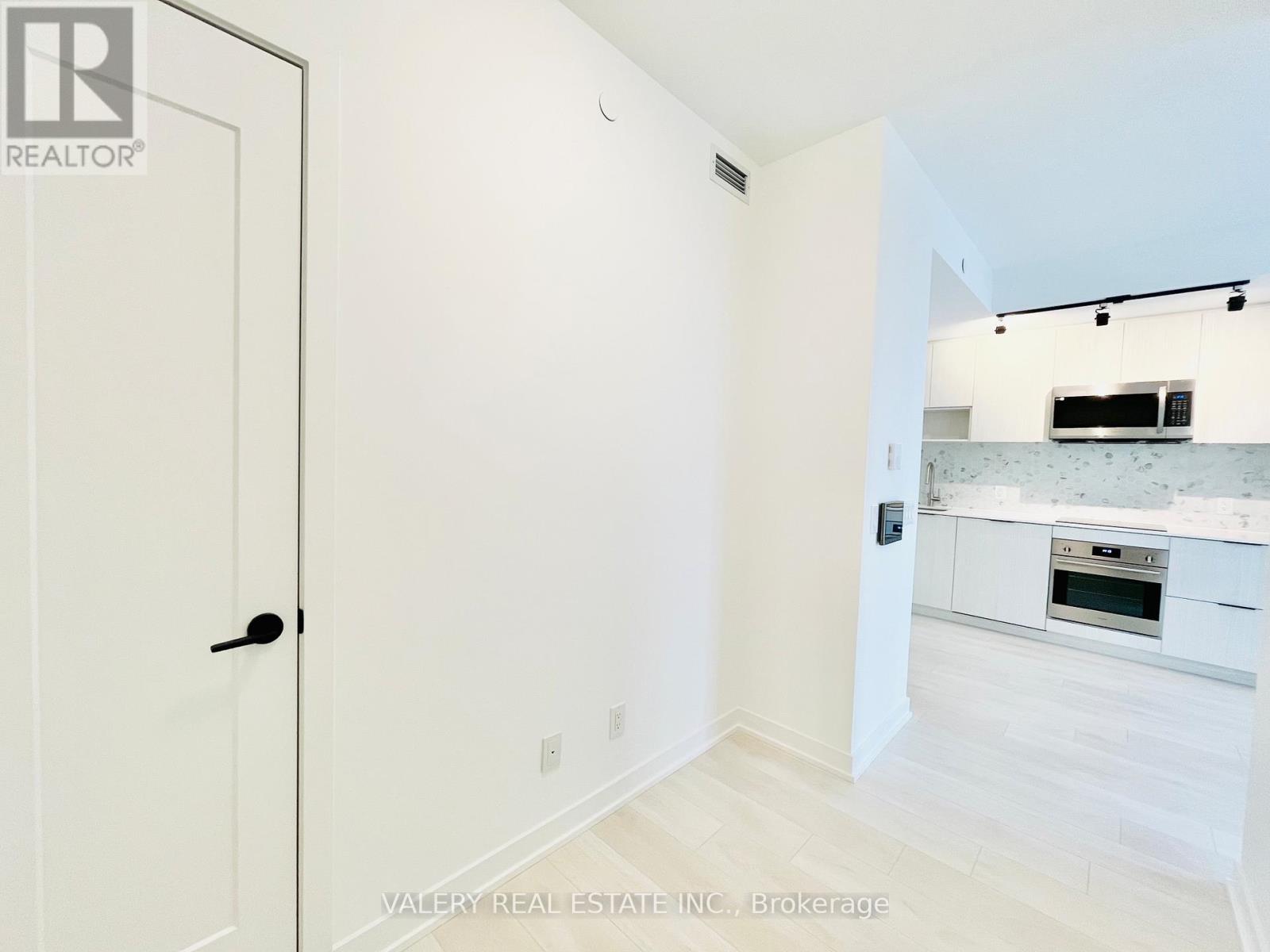 5 Defries Street, Toronto, Ontario  M5A 3R4 - Photo 11 - C12897358