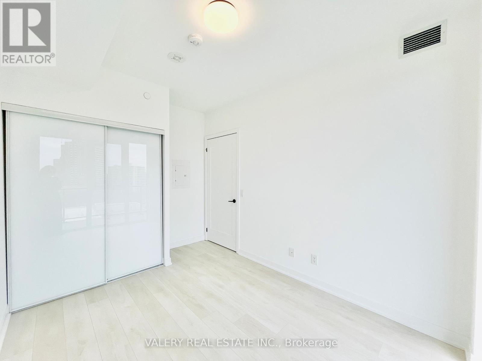 5 Defries Street, Toronto, Ontario  M5A 3R4 - Photo 7 - C12897358