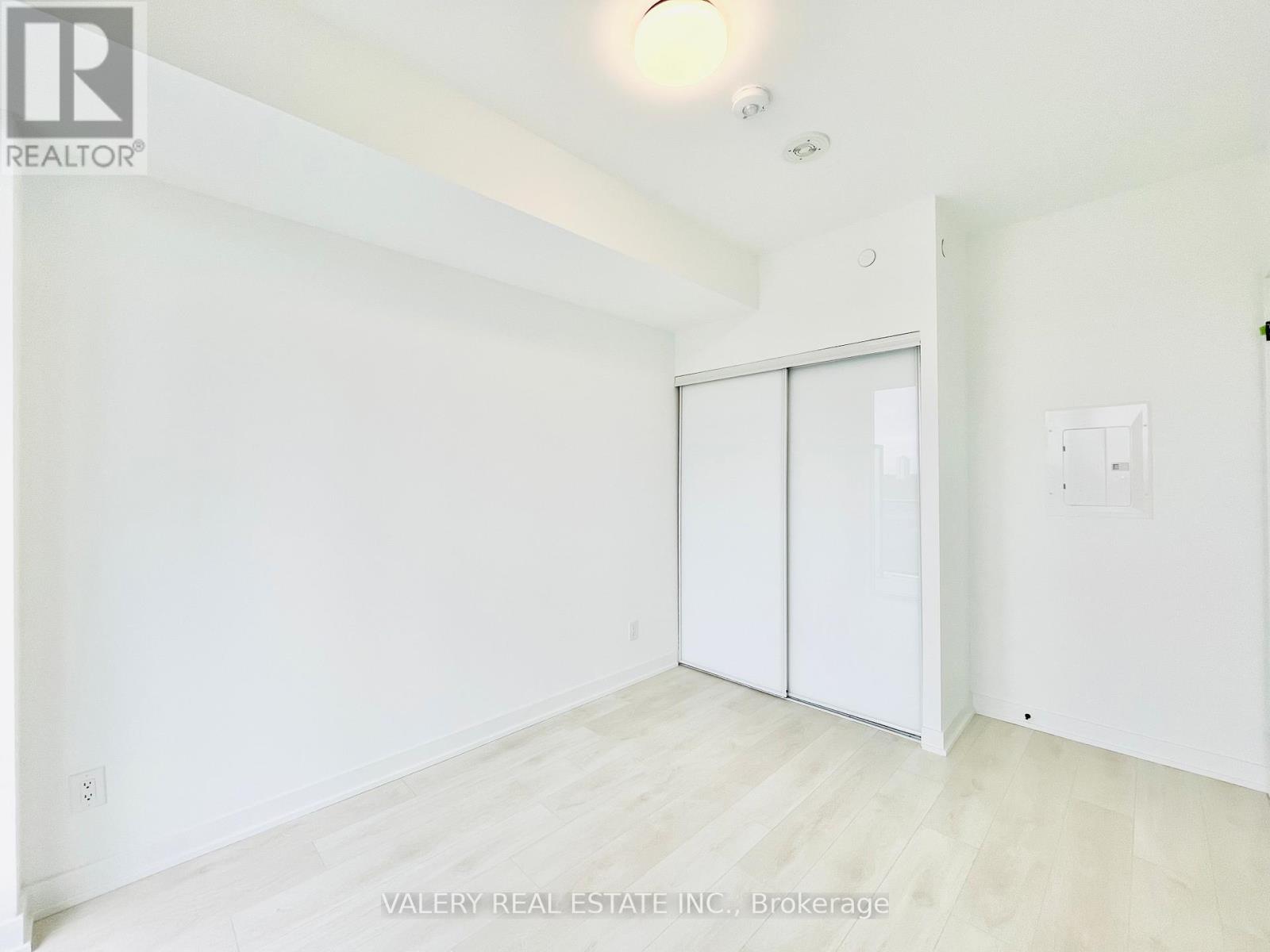 5 Defries Street, Toronto, Ontario  M5A 3R4 - Photo 8 - C12897358