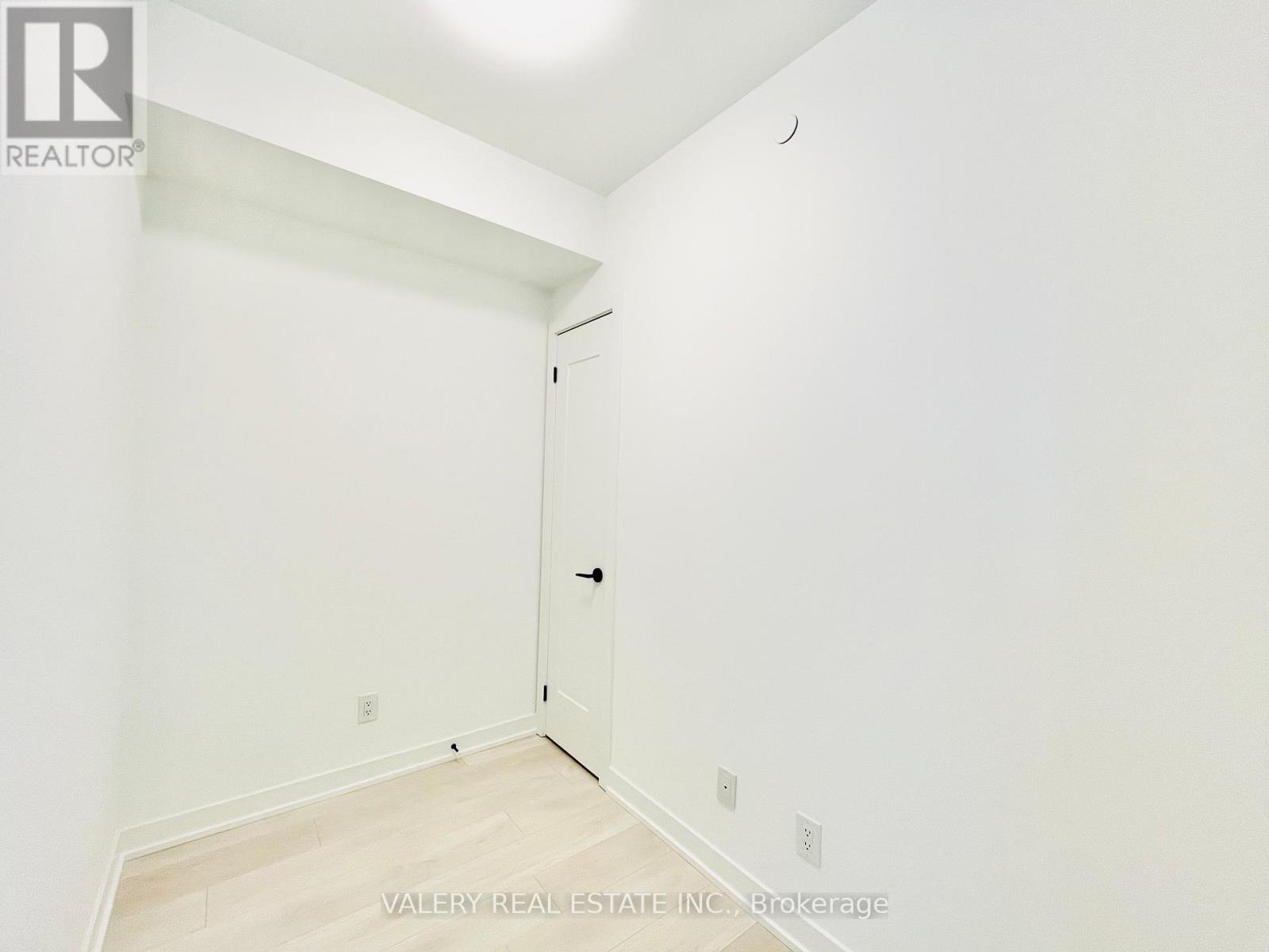 5 Defries Street, Toronto, Ontario  M5A 3R4 - Photo 9 - C12897358