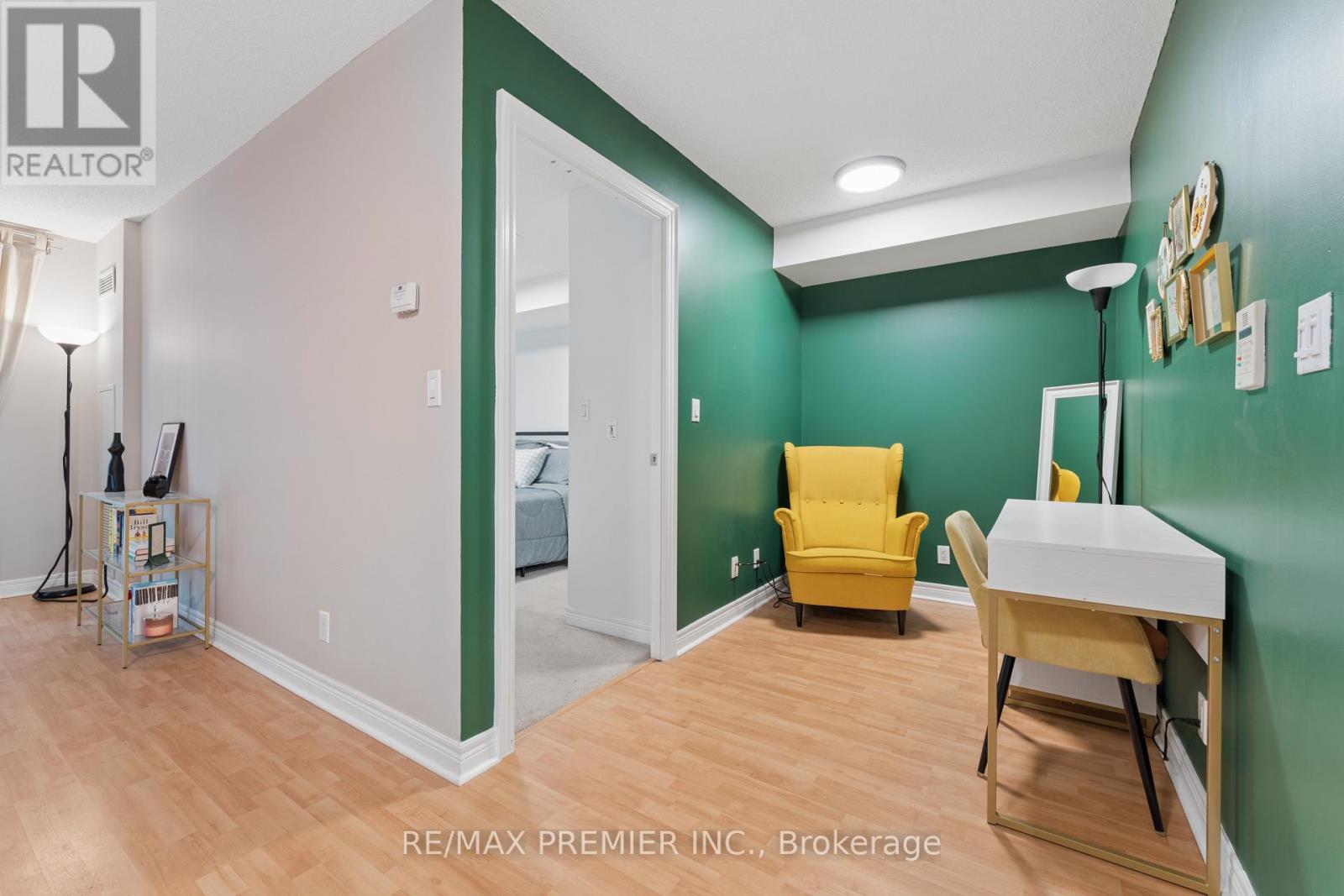 #307 - 212 Eglinton Avenue E, Toronto (Mount Pleasant West), Ontario  M4P 0A3 - Photo 12 - C12897418