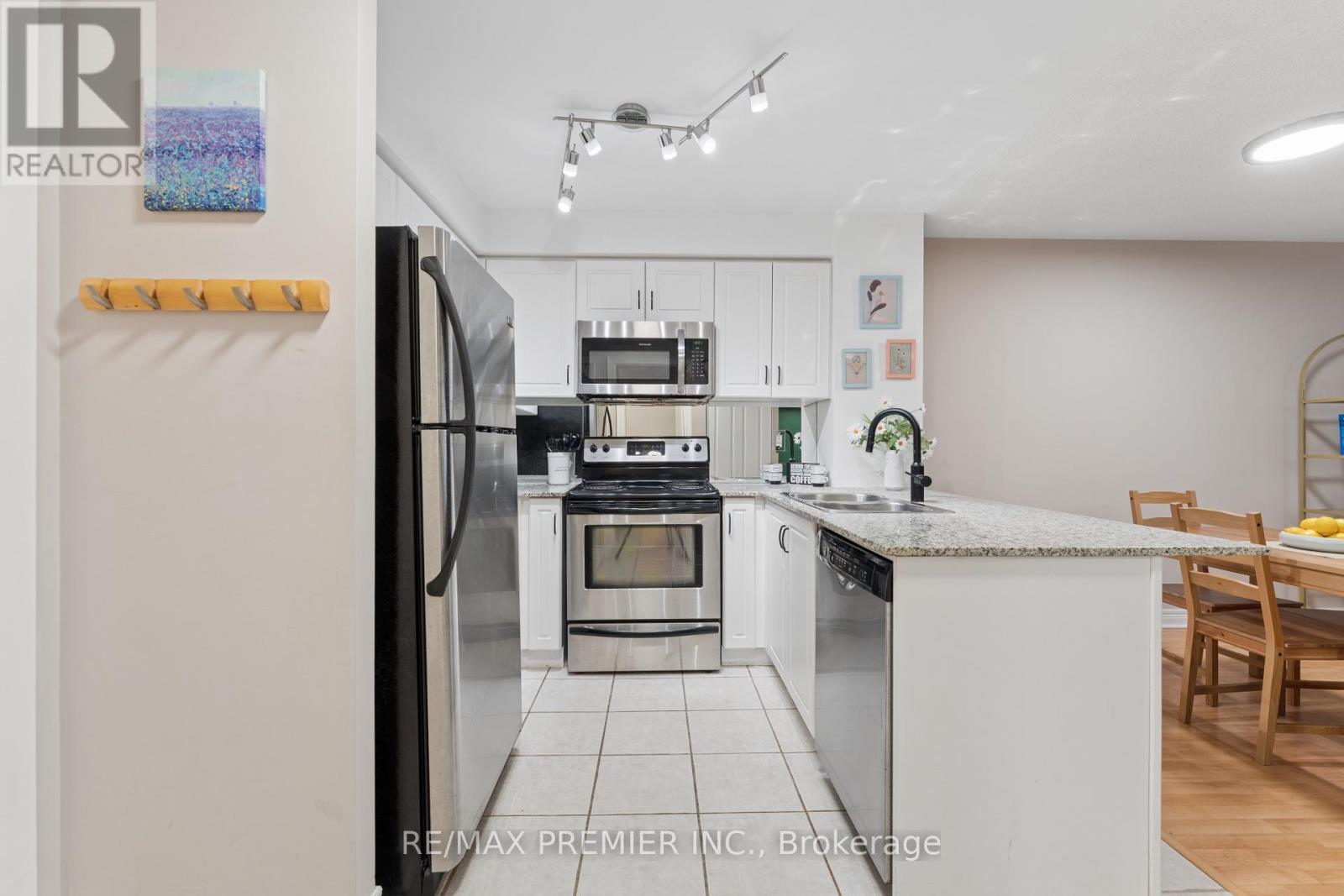 #307 - 212 Eglinton Avenue E, Toronto (Mount Pleasant West), Ontario  M4P 0A3 - Photo 8 - C12897418