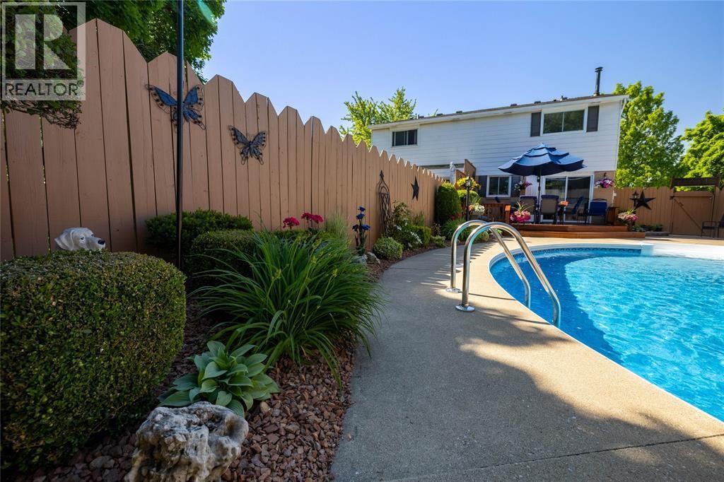 1103 Cardiff Court, Sarnia, Ontario  N7S 4B6 - Photo 11 - 26005674