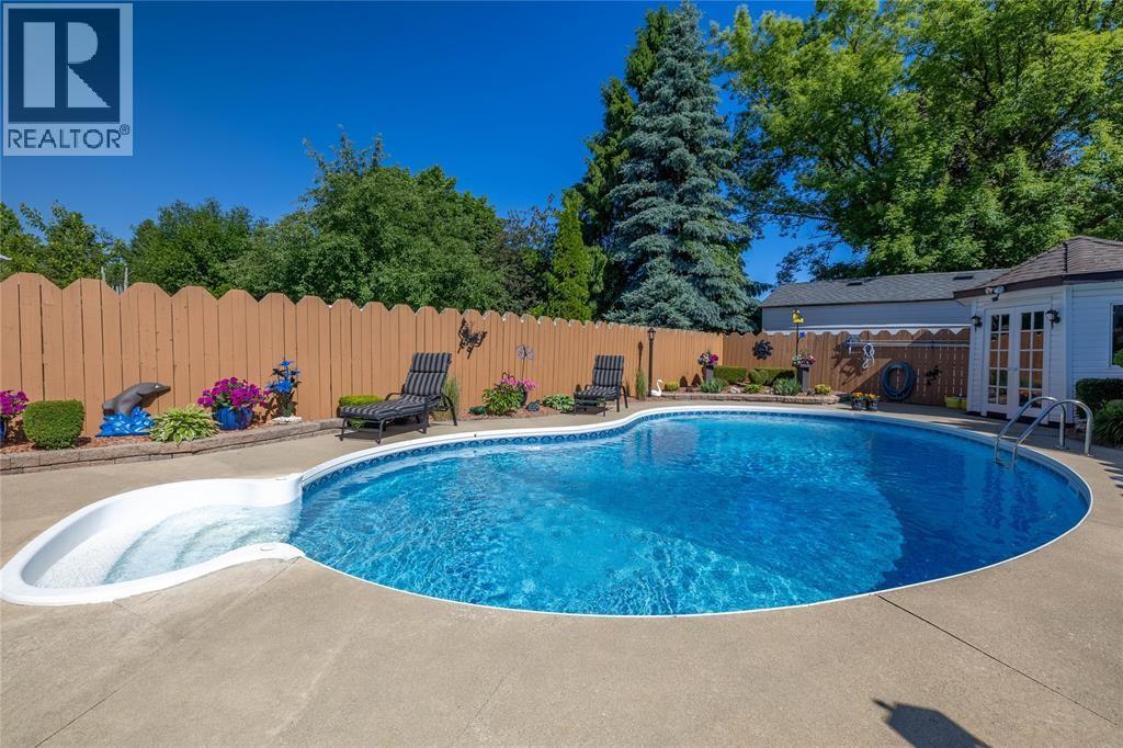 1103 Cardiff Court, Sarnia, Ontario  N7S 4B6 - Photo 13 - 26005674